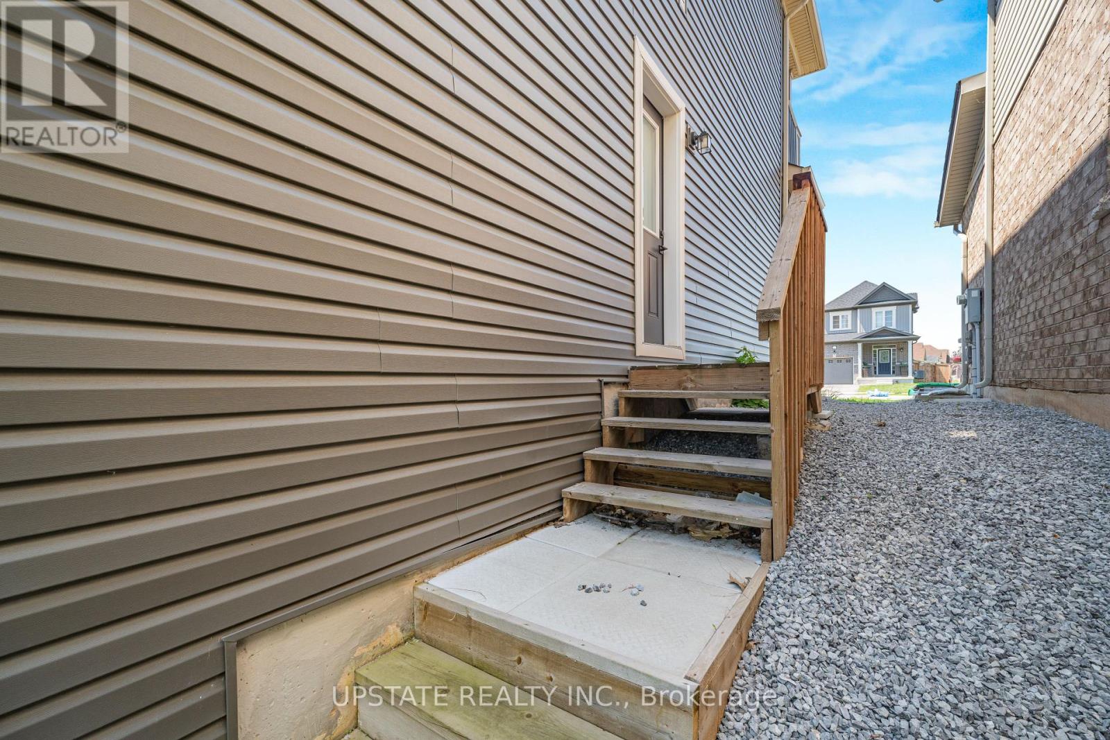 9218 WHITE OAK AVENUE N - 40