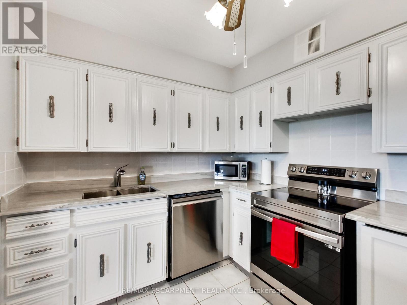 #405 30 HARRISFORD STREET - 26