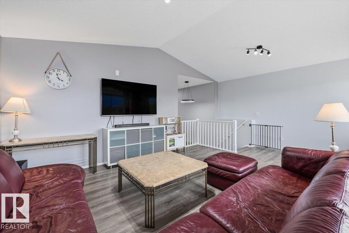 3570 MCLEAN CR SW - 23