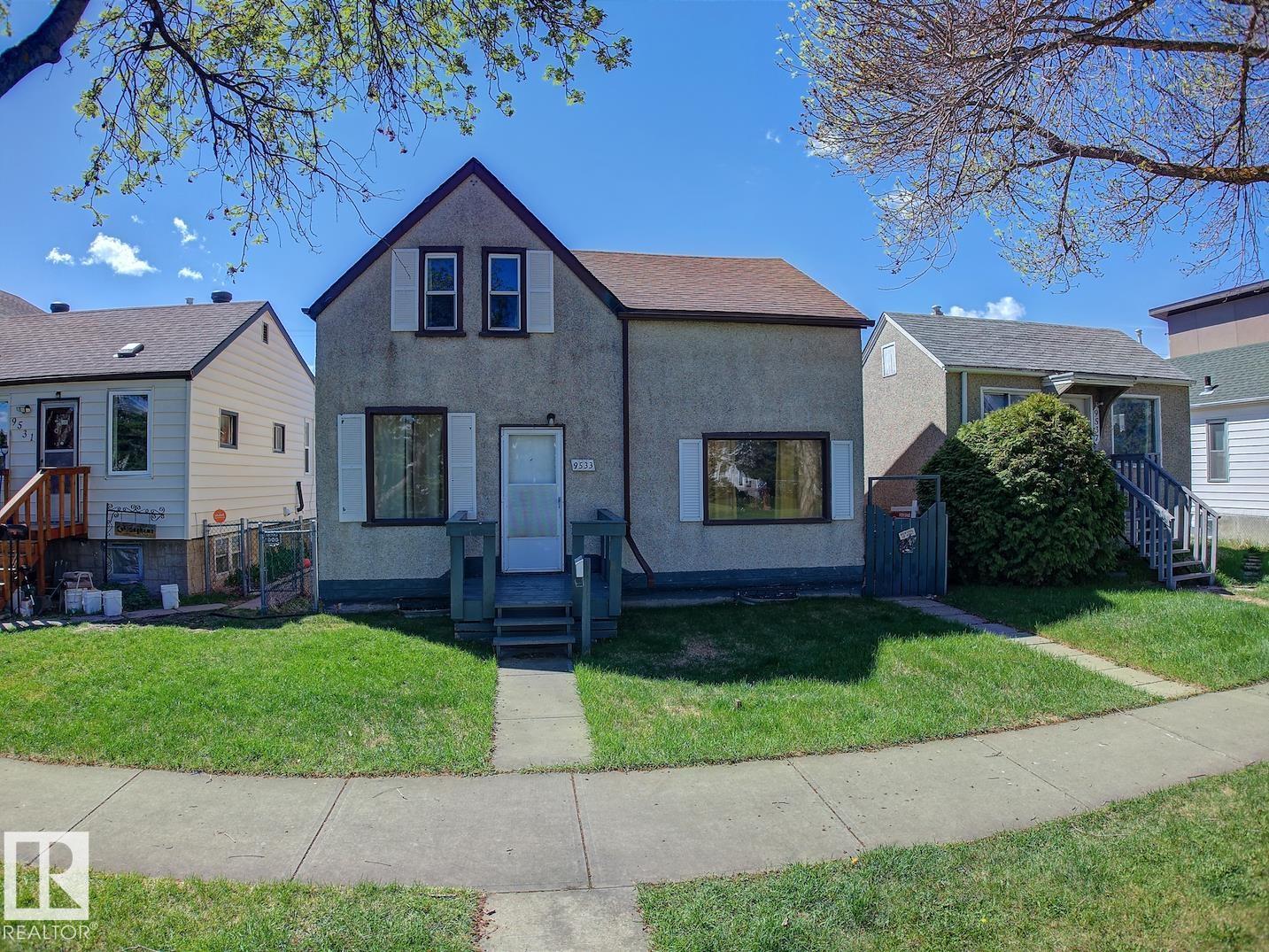 9533 77 AV NW - 1