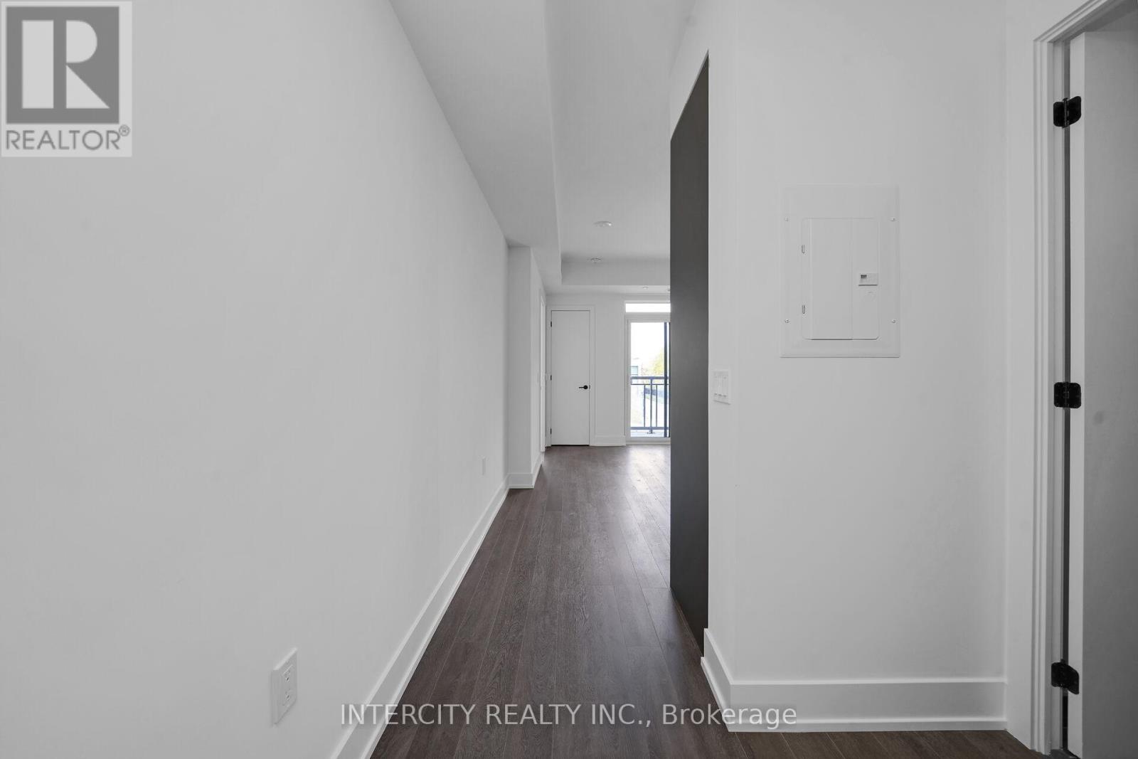 #215 2075 KING ROAD - 10
