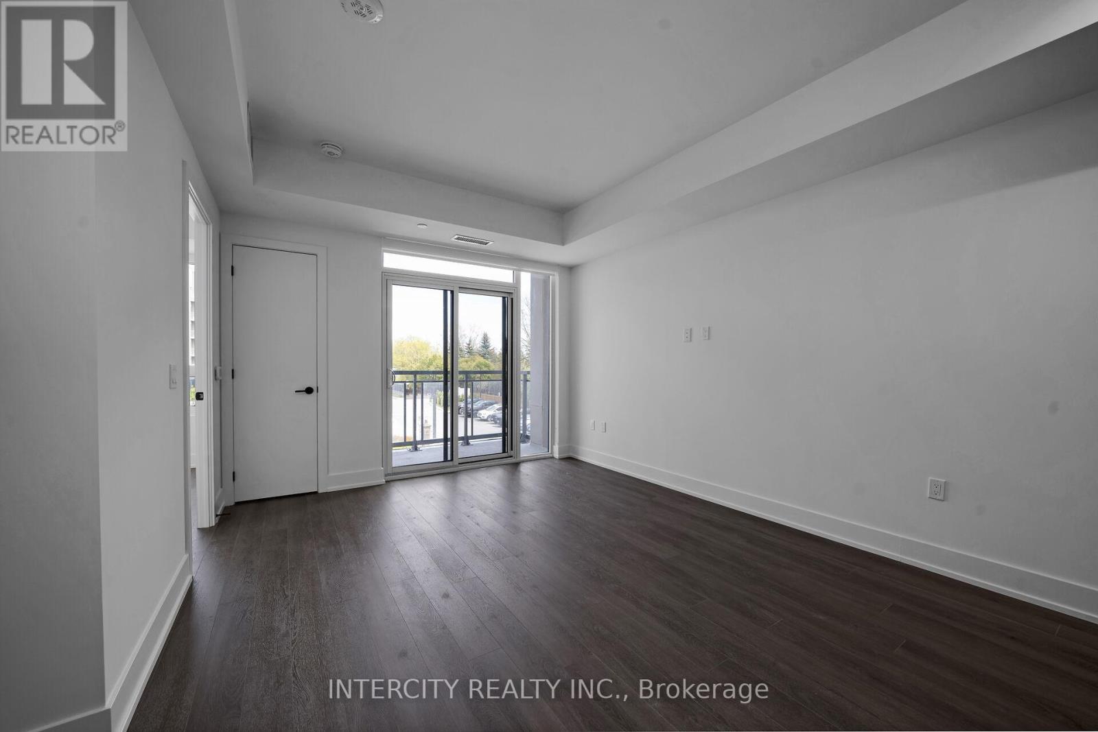 #215 2075 KING ROAD - 11