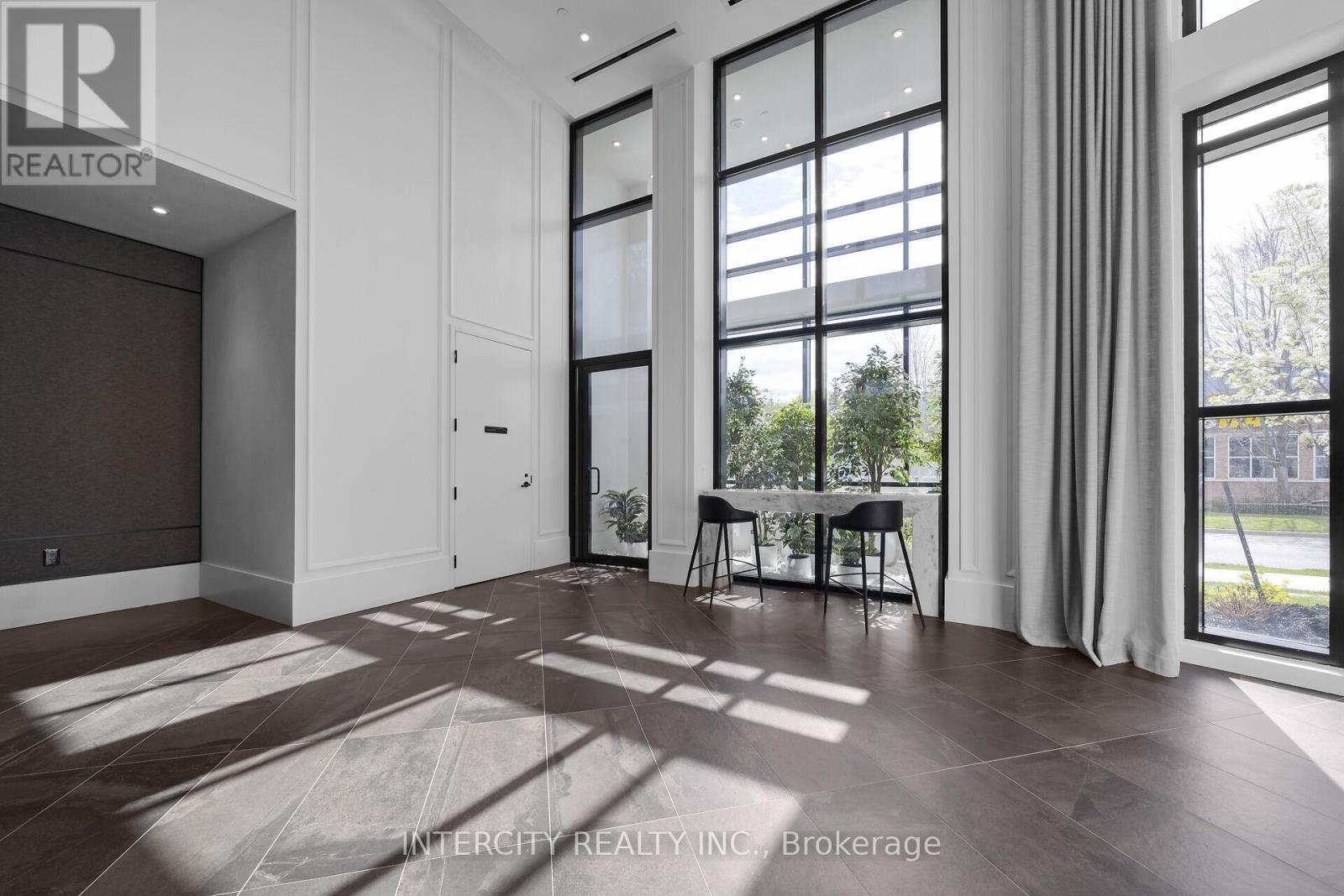 #312 2075 KING ROAD - 5