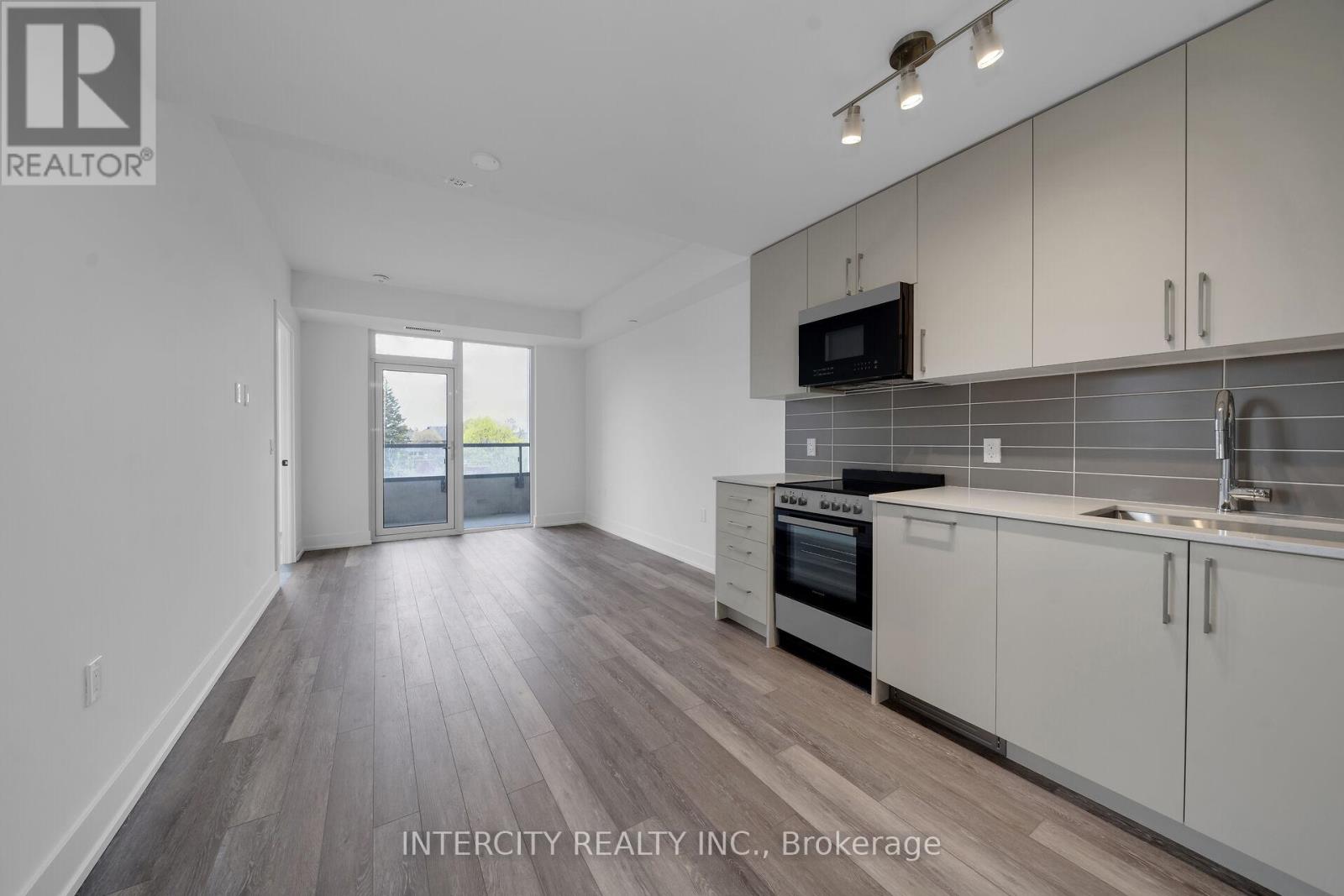 #316 2075 KING ROAD - 10