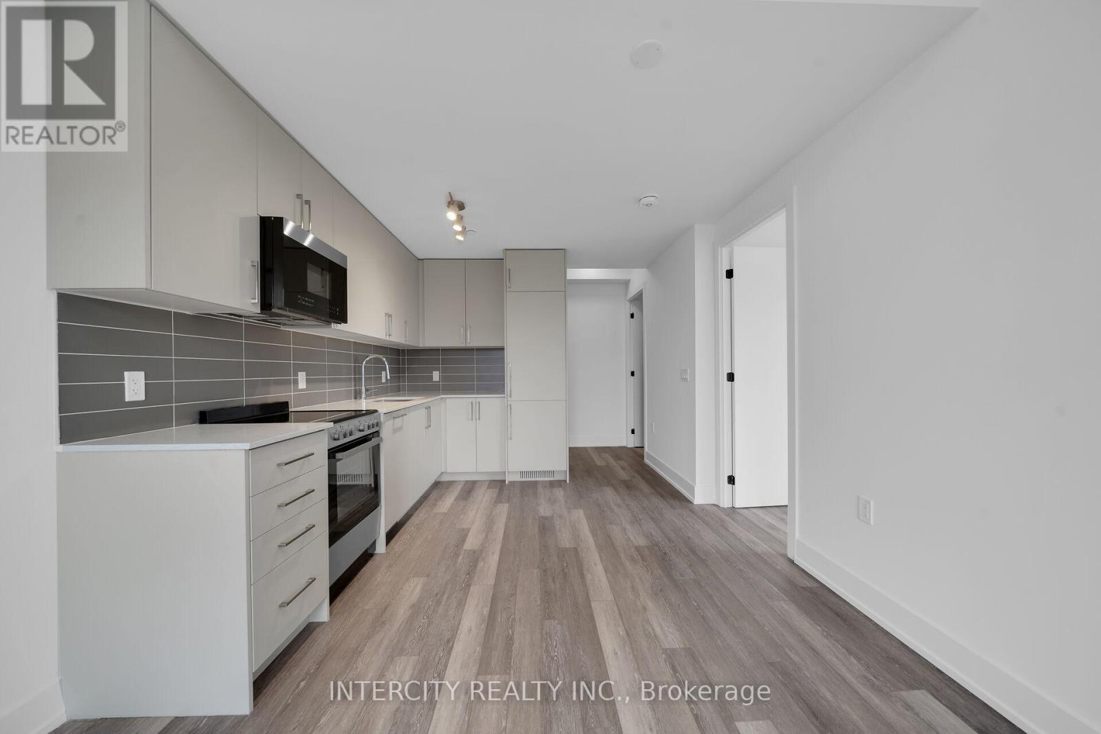 #316 2075 KING ROAD - 12