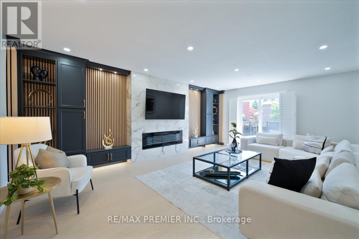 157 JEANNE DRIVE - 14