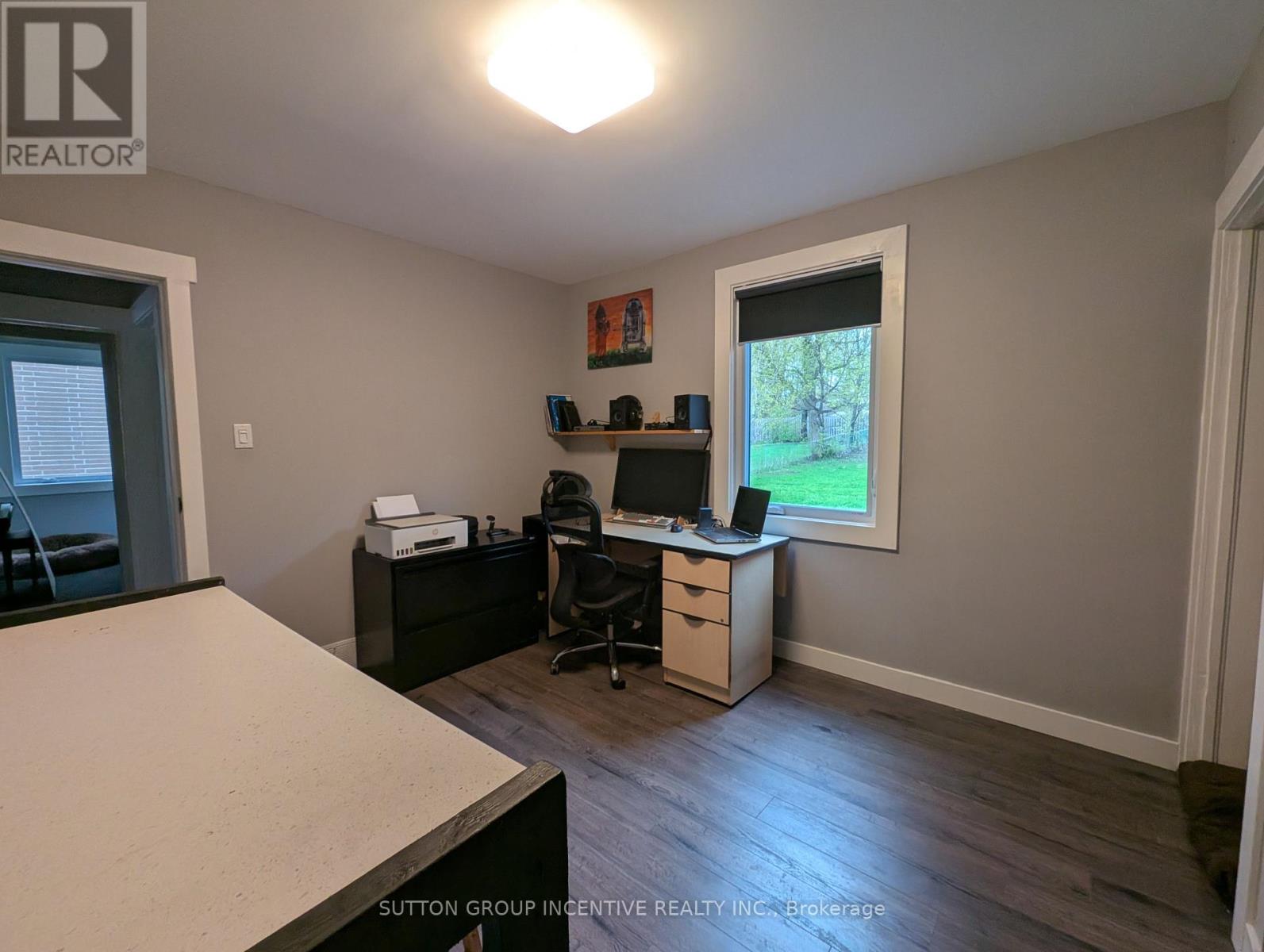 295 QUEEN STREET - 21