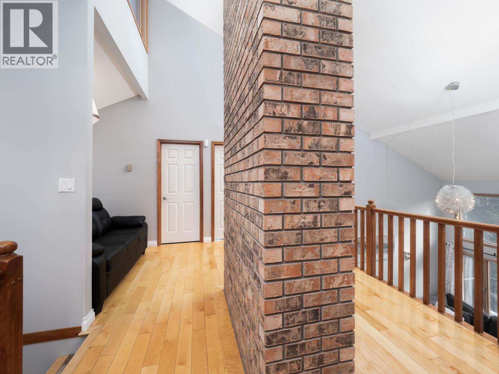 Photo 9 of 40 — 2205 CARLISLE PLACE · Prince George, BC