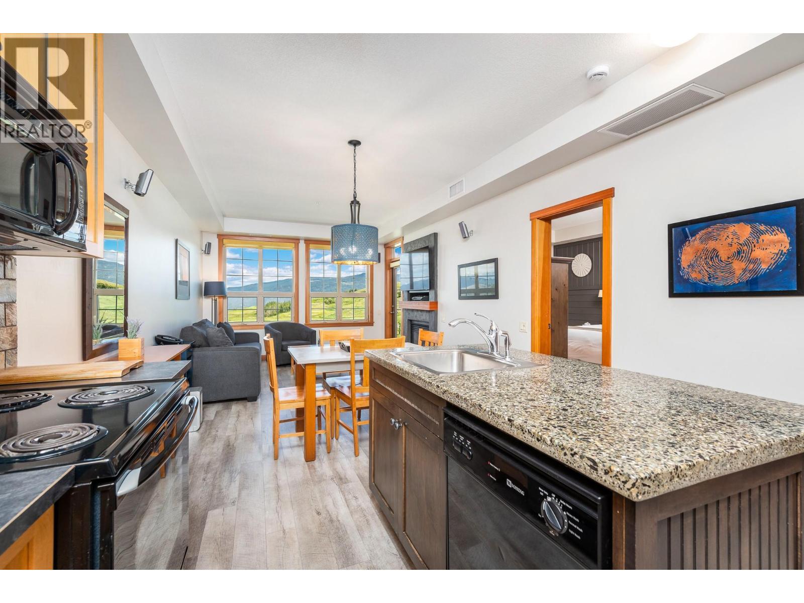 107 Village Centre Court Unit# 214, Vernon