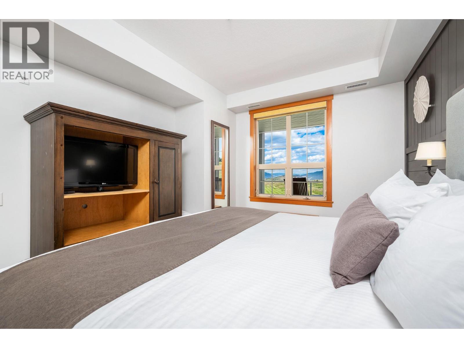 107 Village Centre Court Unit# 214, Vernon