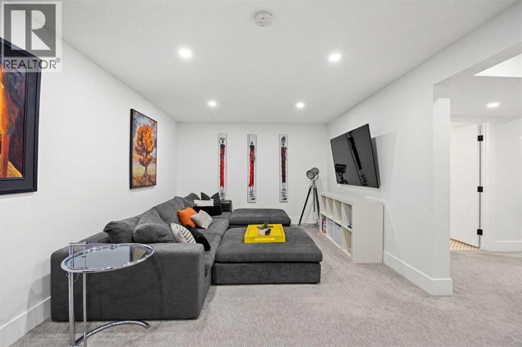 32 Westminster Drive SW - 33