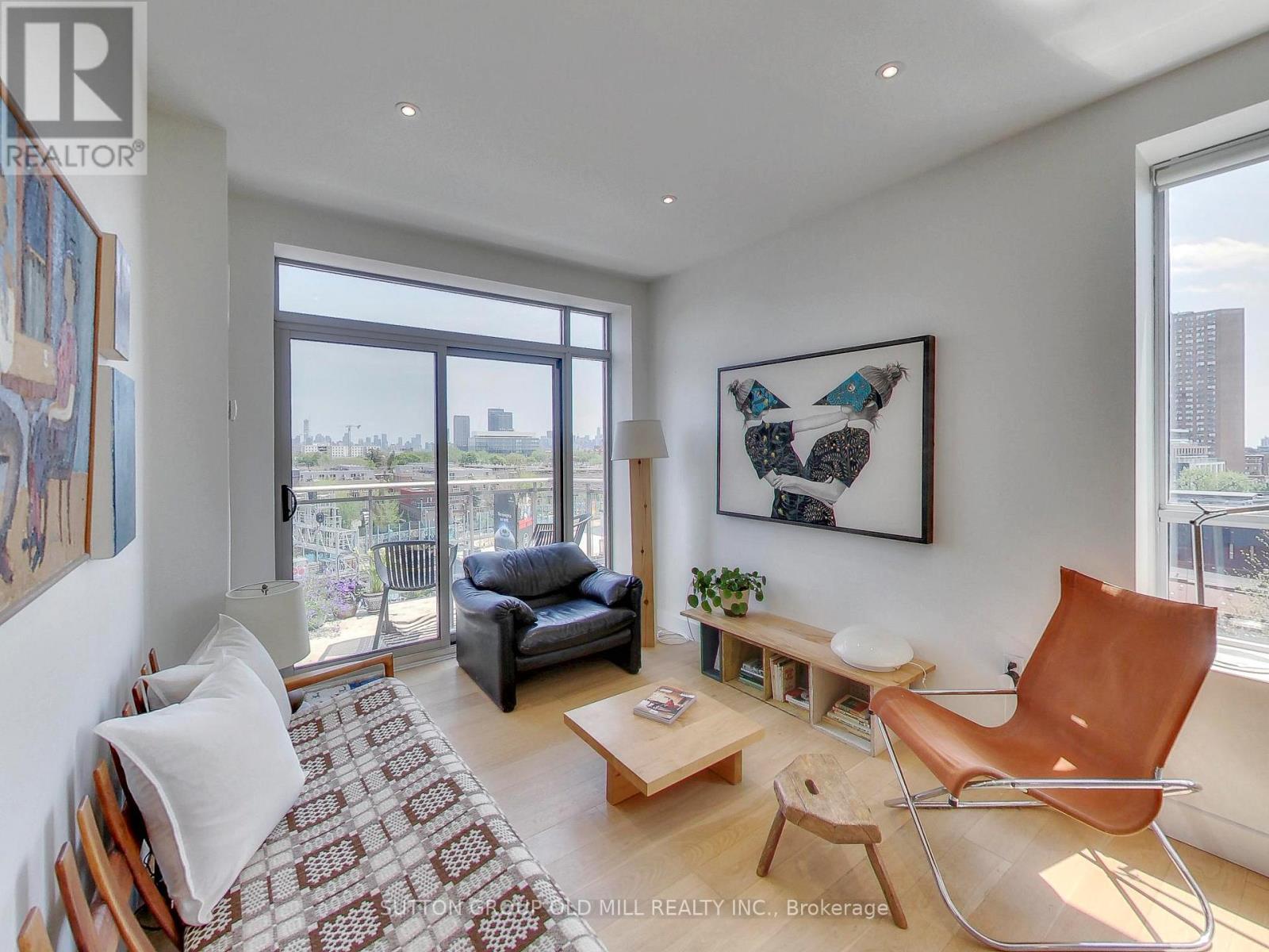 #712 2495 DUNDAS STREET W - 8