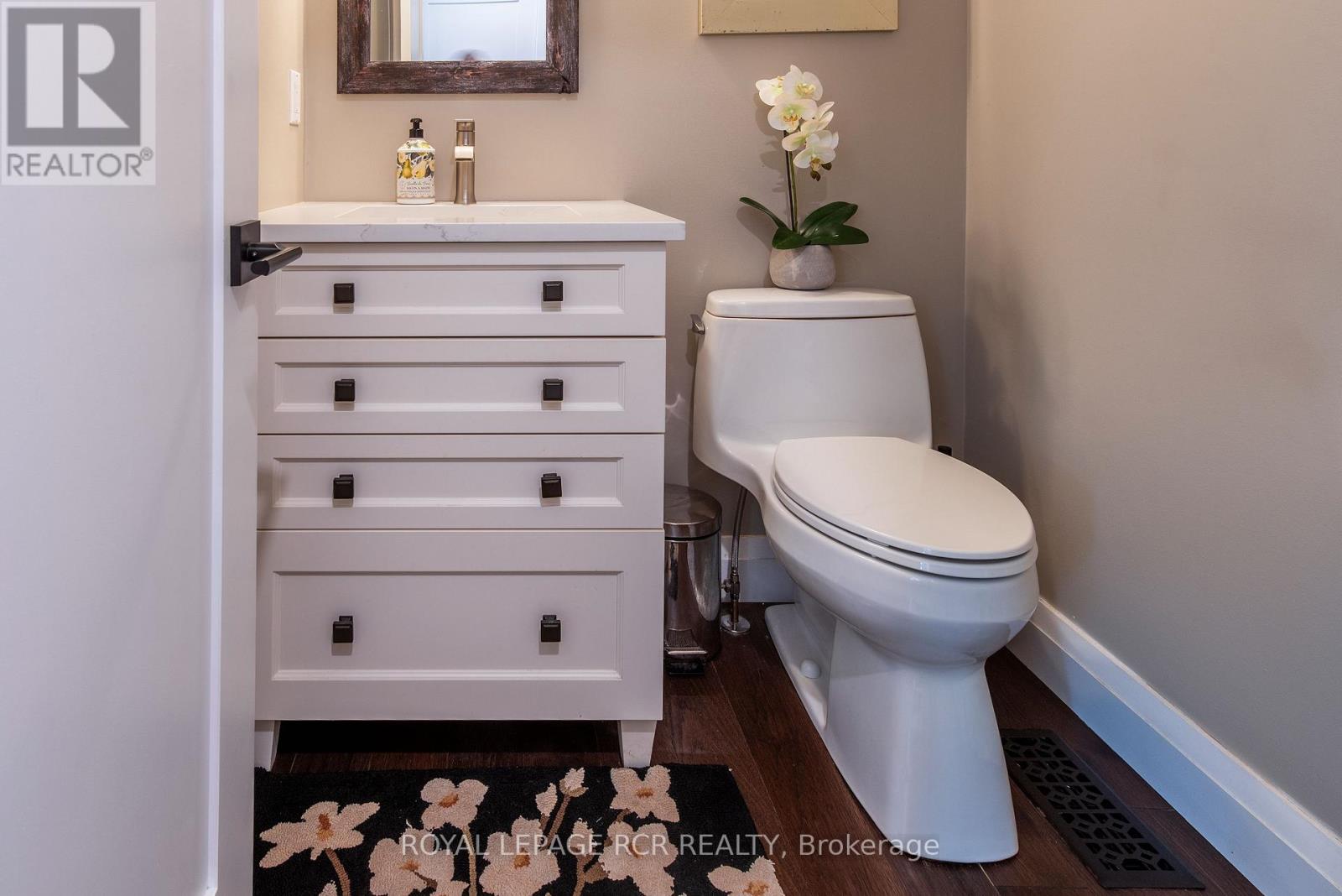 237 ELMWOOD CRESCENT - 20