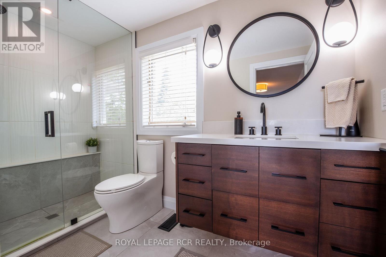 237 ELMWOOD CRESCENT - 26