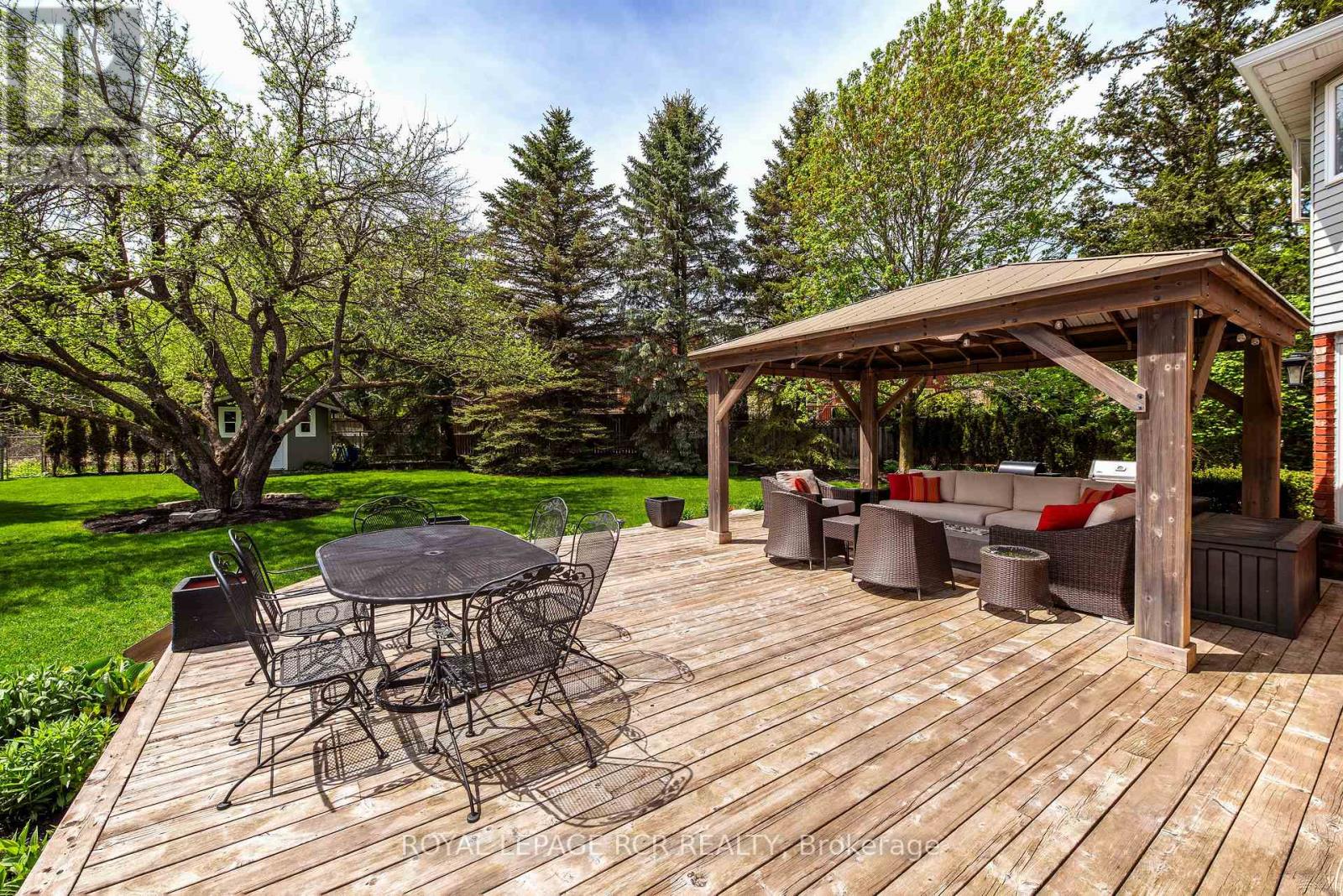 237 ELMWOOD CRESCENT - 29