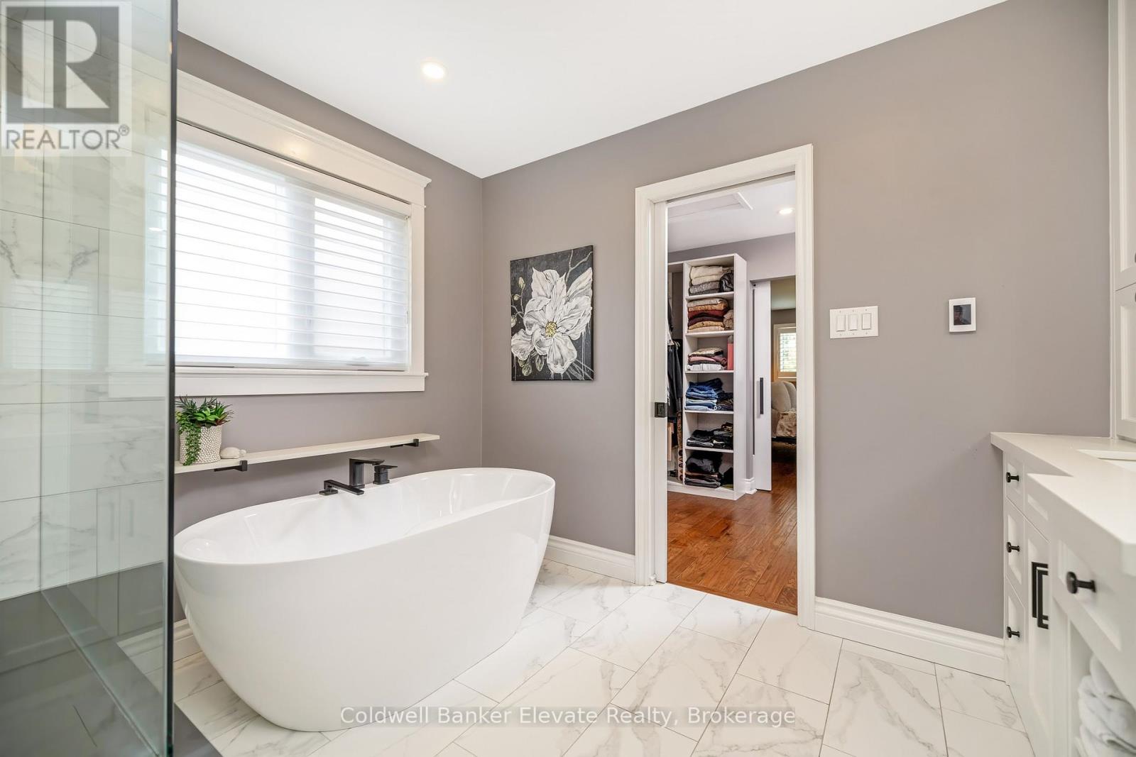 52 CURRY CRESCENT - 31
