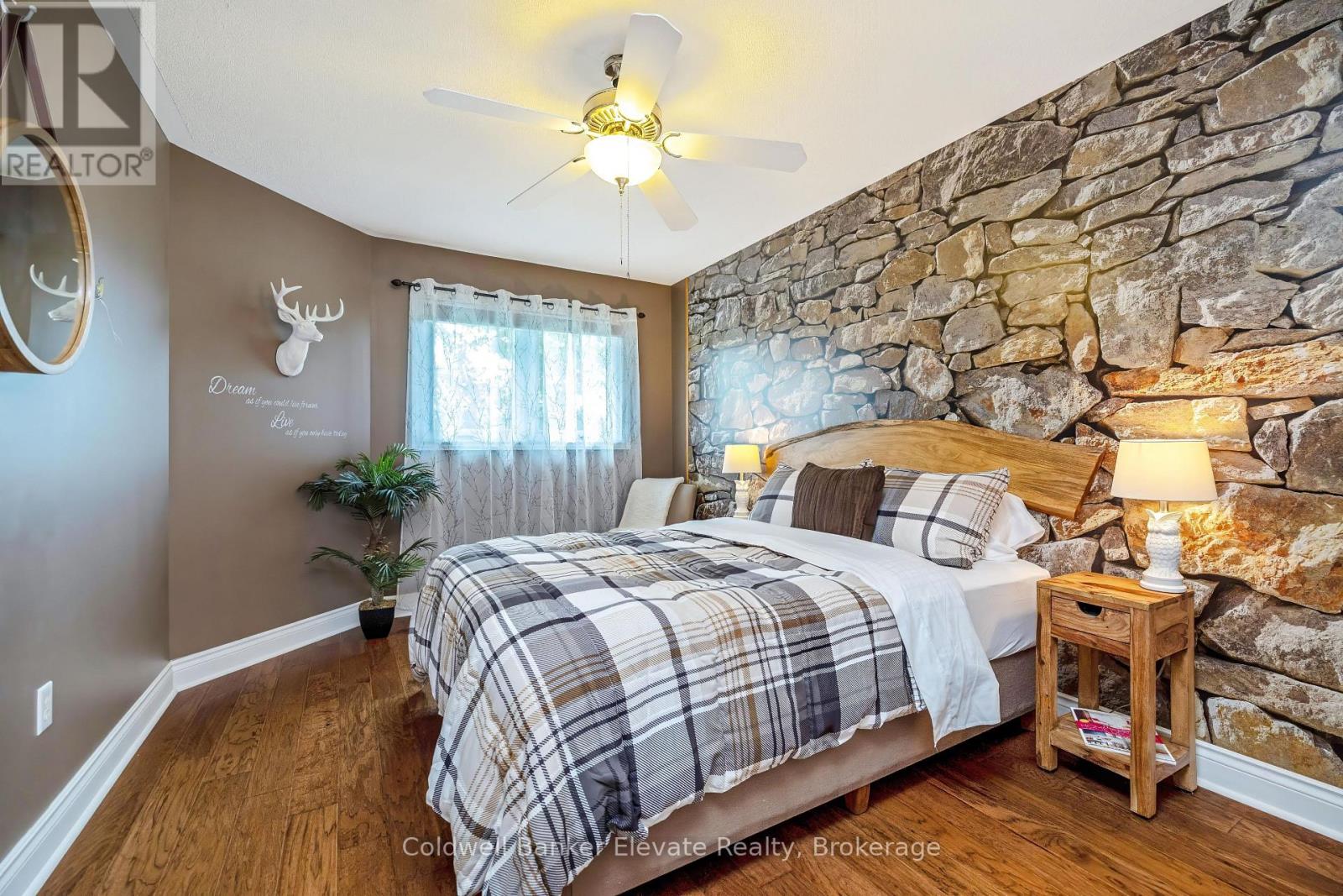 52 CURRY CRESCENT - 32