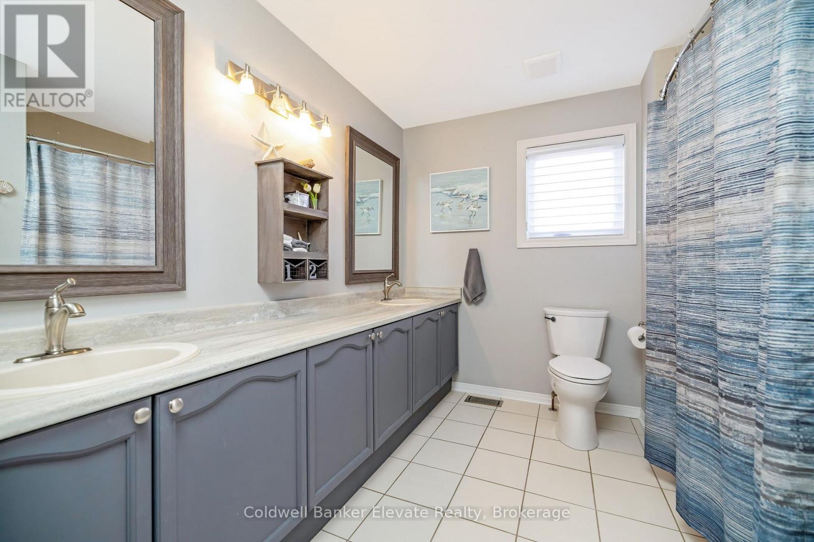 52 CURRY CRESCENT - 33