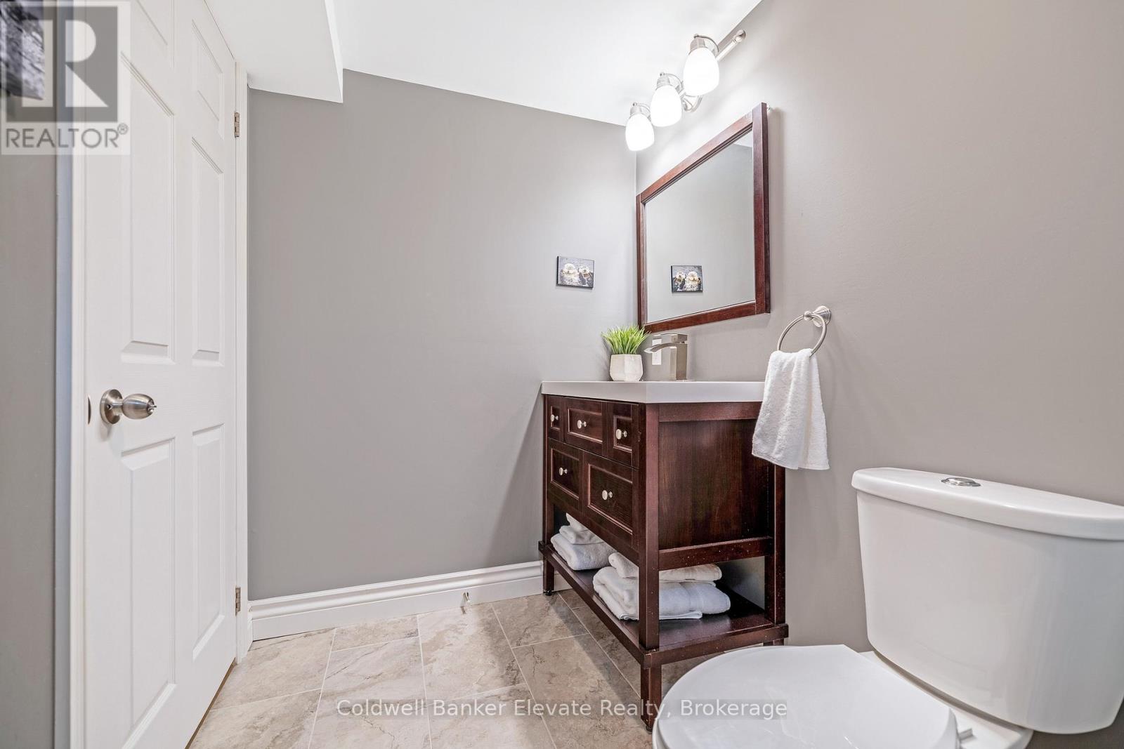 52 CURRY CRESCENT - 44