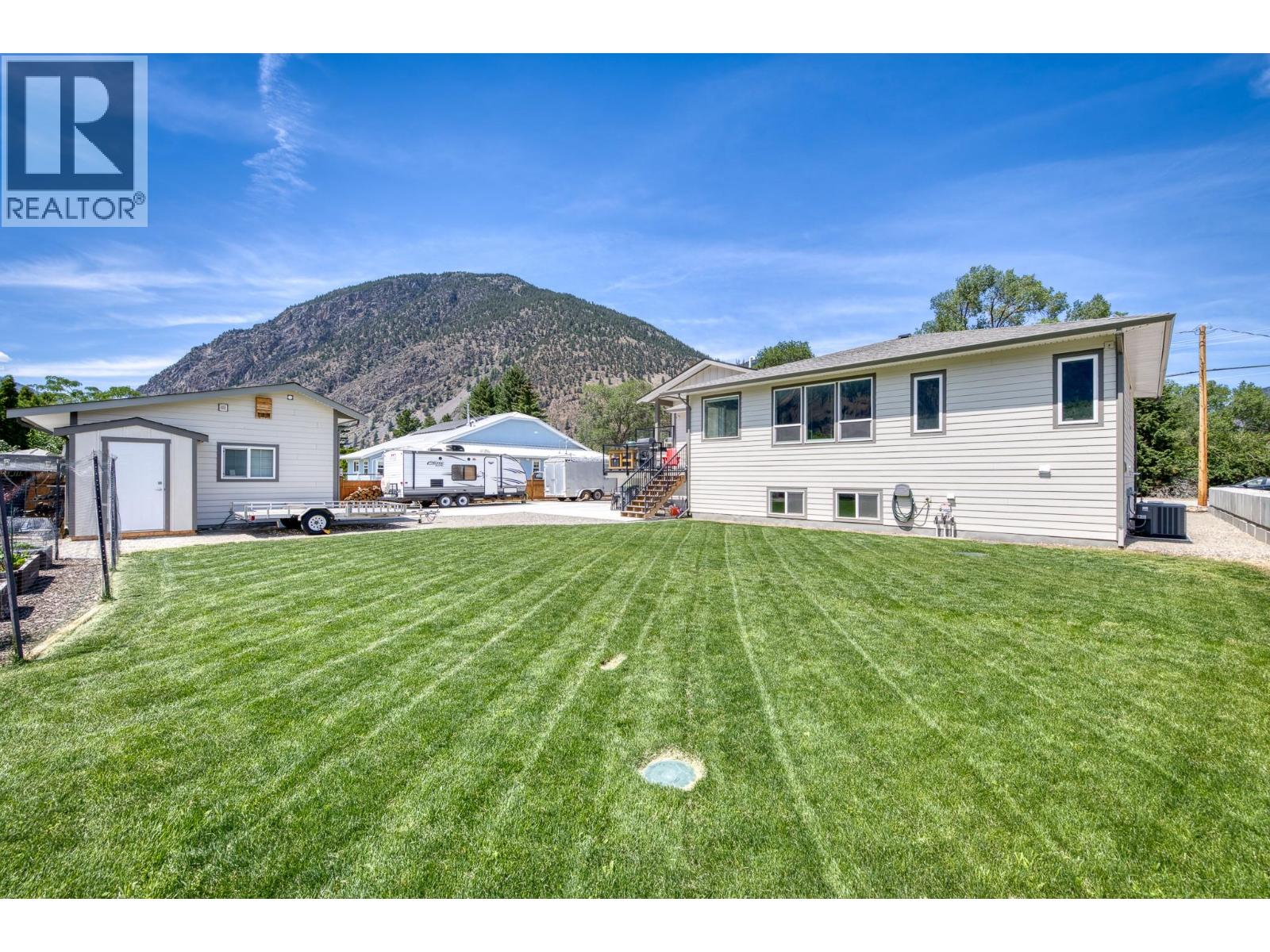 617 2ND Avenue, Keremeos