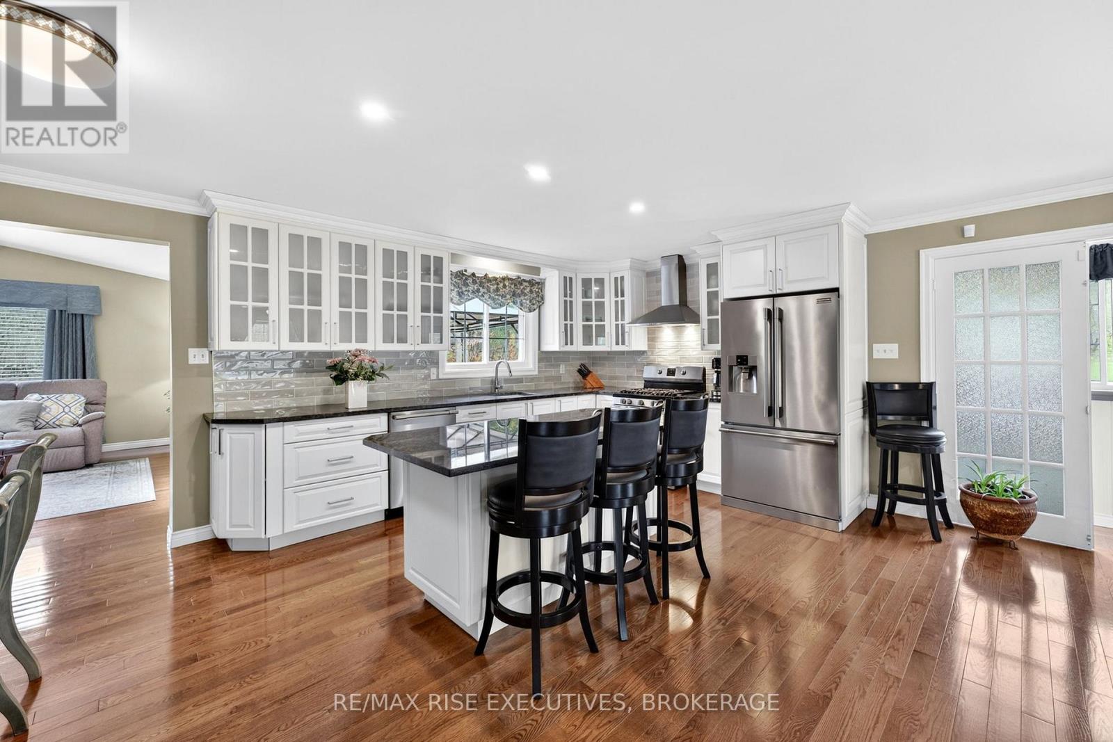 2405 RIDEAU FERRY ROAD - 15