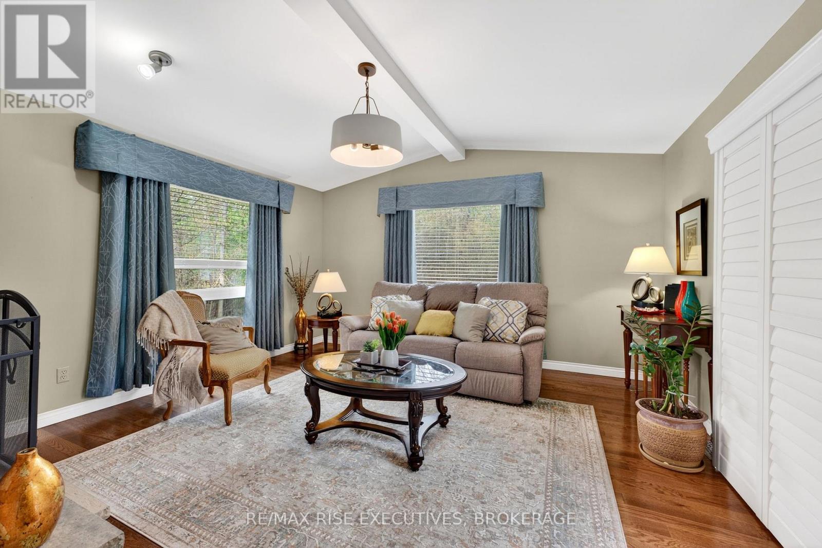 2405 RIDEAU FERRY ROAD - 17