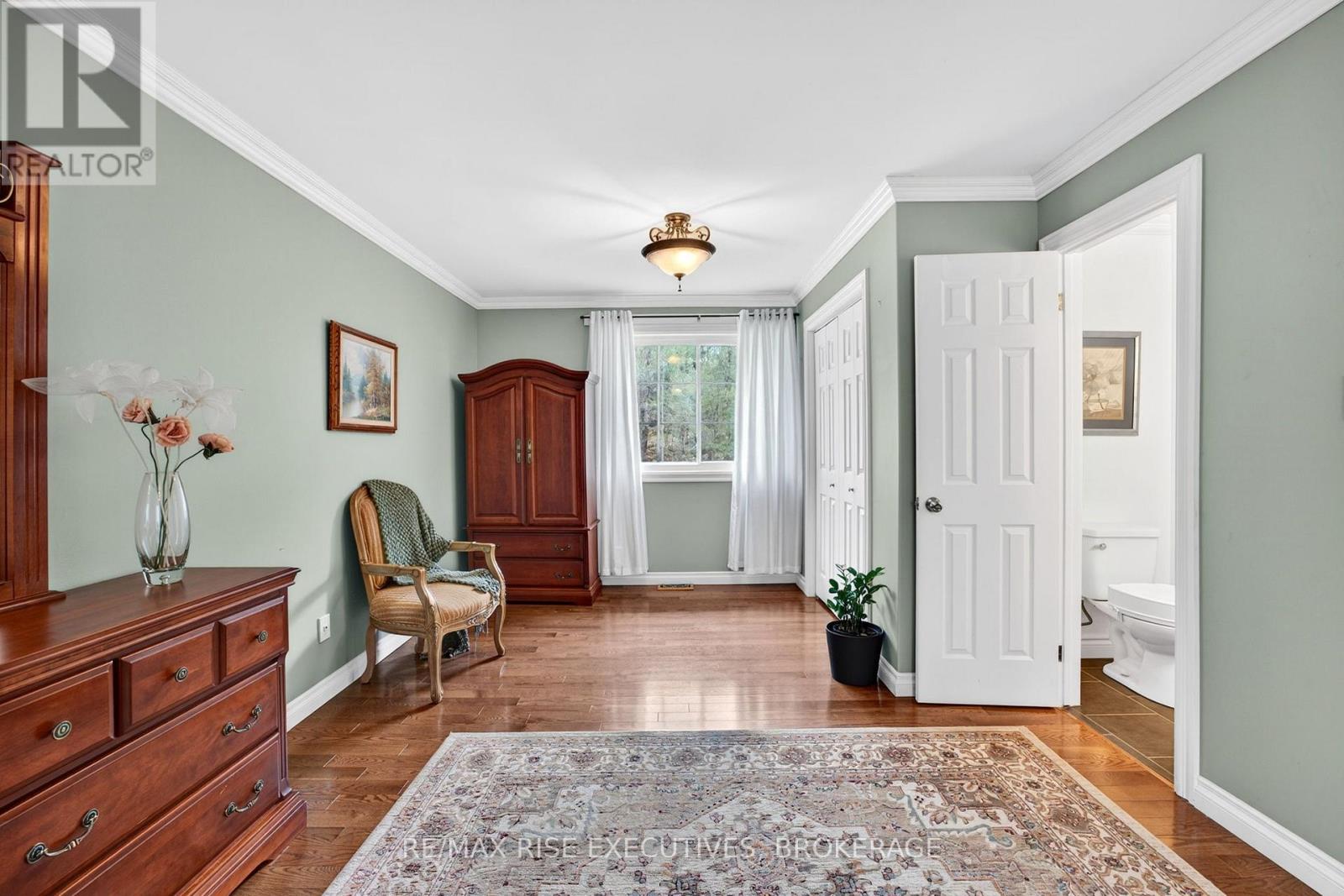 2405 RIDEAU FERRY ROAD - 22