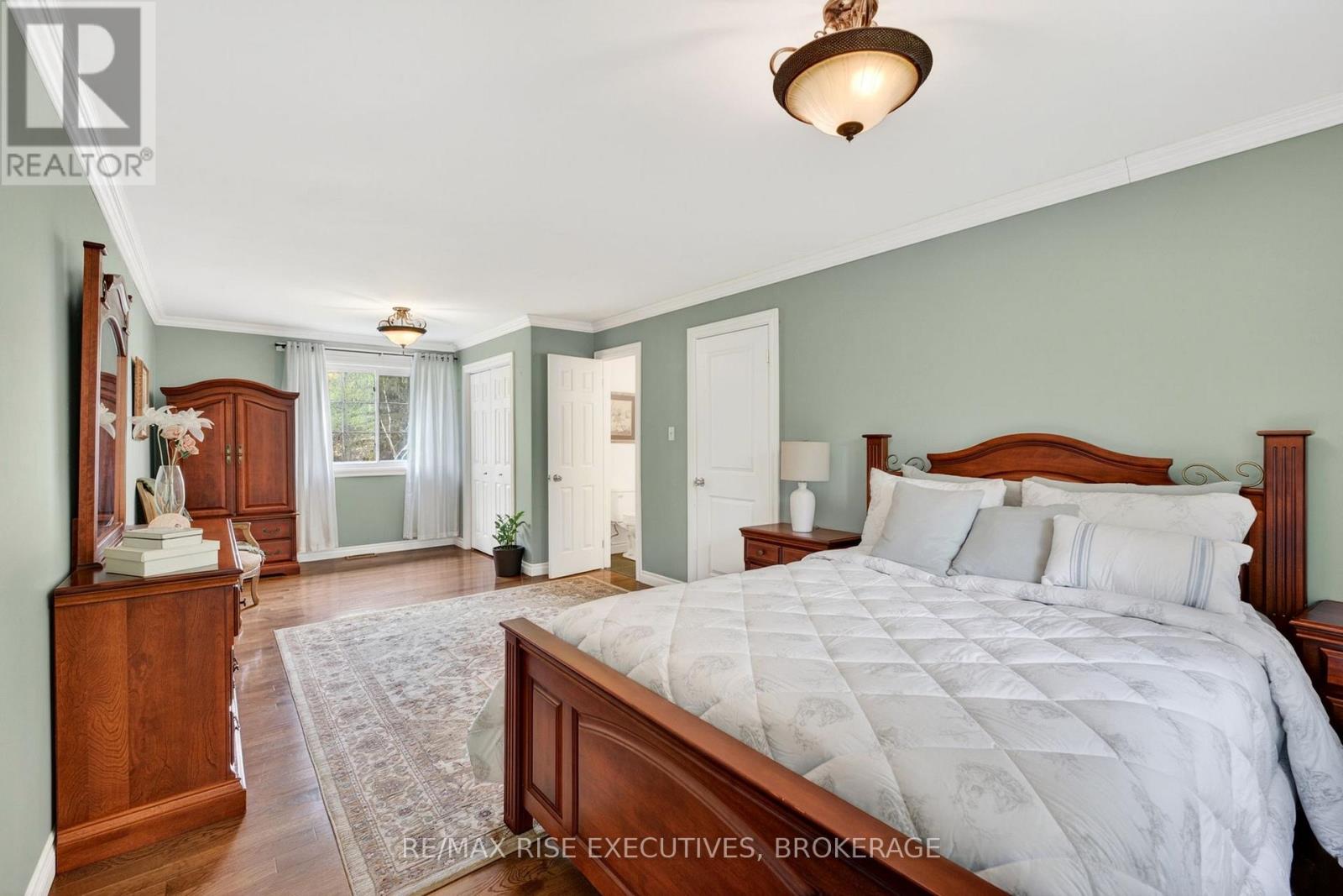 2405 RIDEAU FERRY ROAD - 23