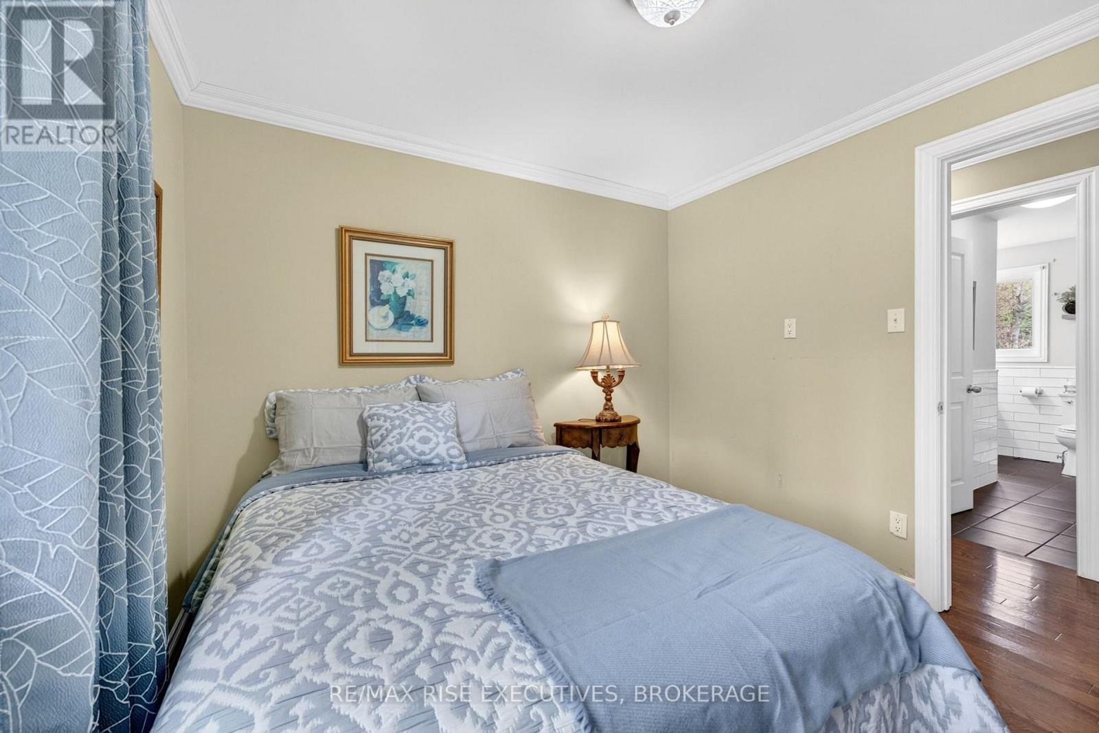 2405 RIDEAU FERRY ROAD - 28