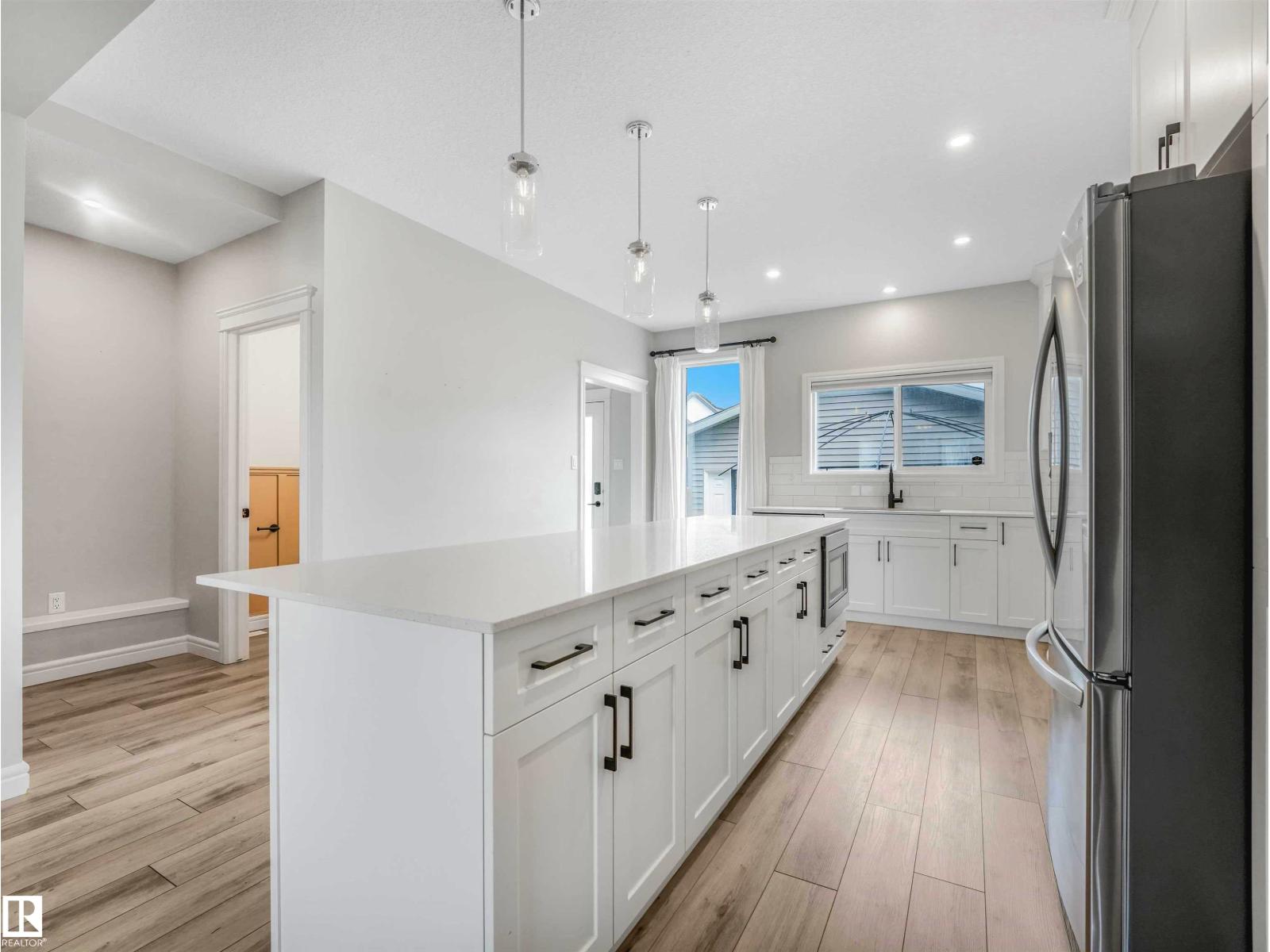 19310 26A AV NW - 10
