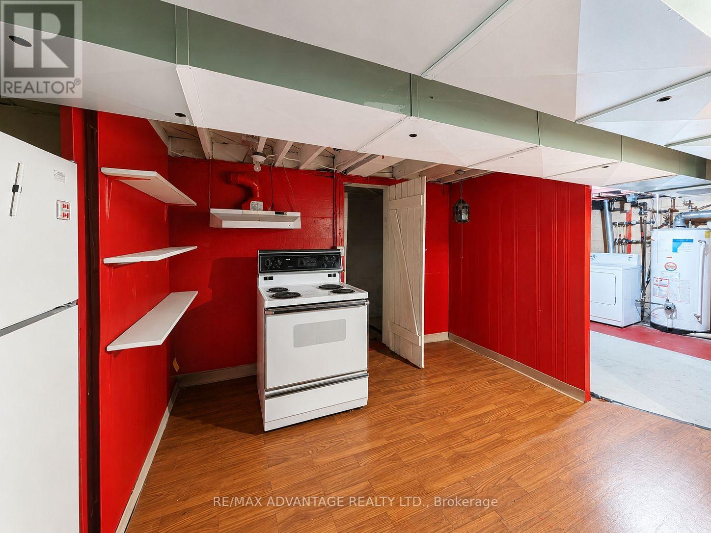 439 COOMBS AVENUE - 22