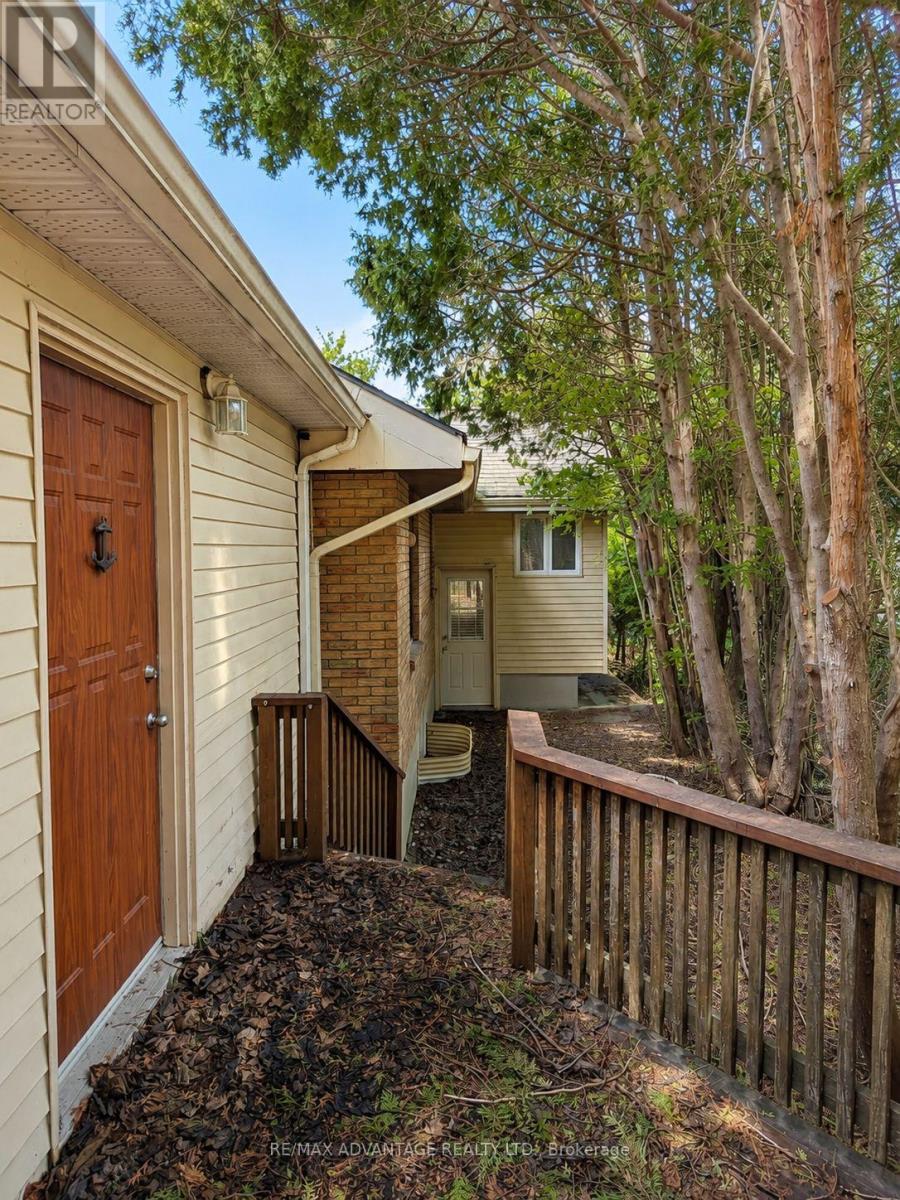 439 COOMBS AVENUE - 24