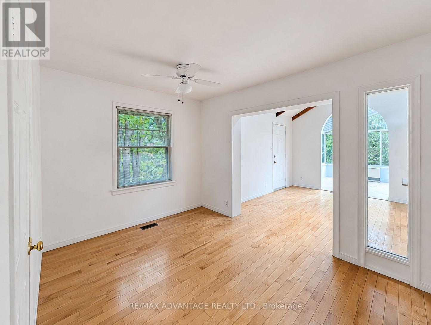439 COOMBS AVENUE - 8