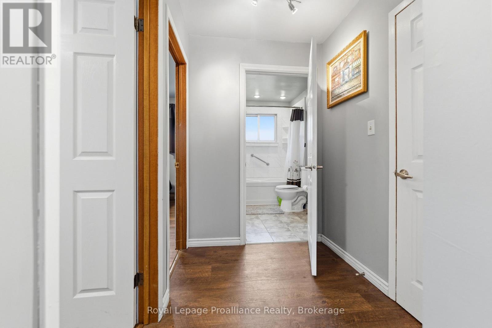 85 NICHOLAS STREET - 10