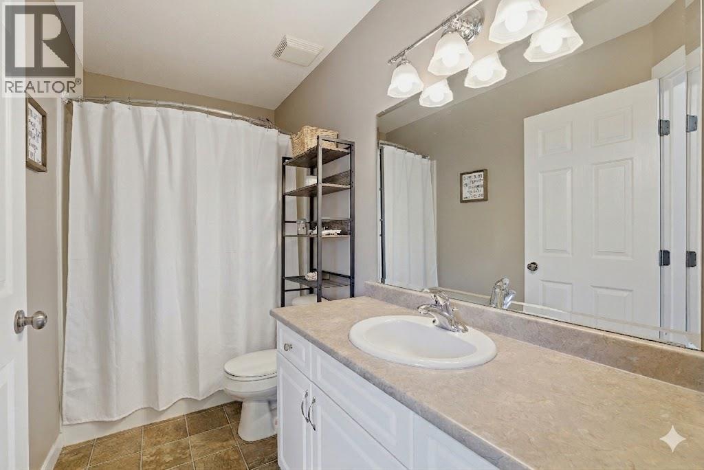 #43 1836 Greenfield Avenue - 29