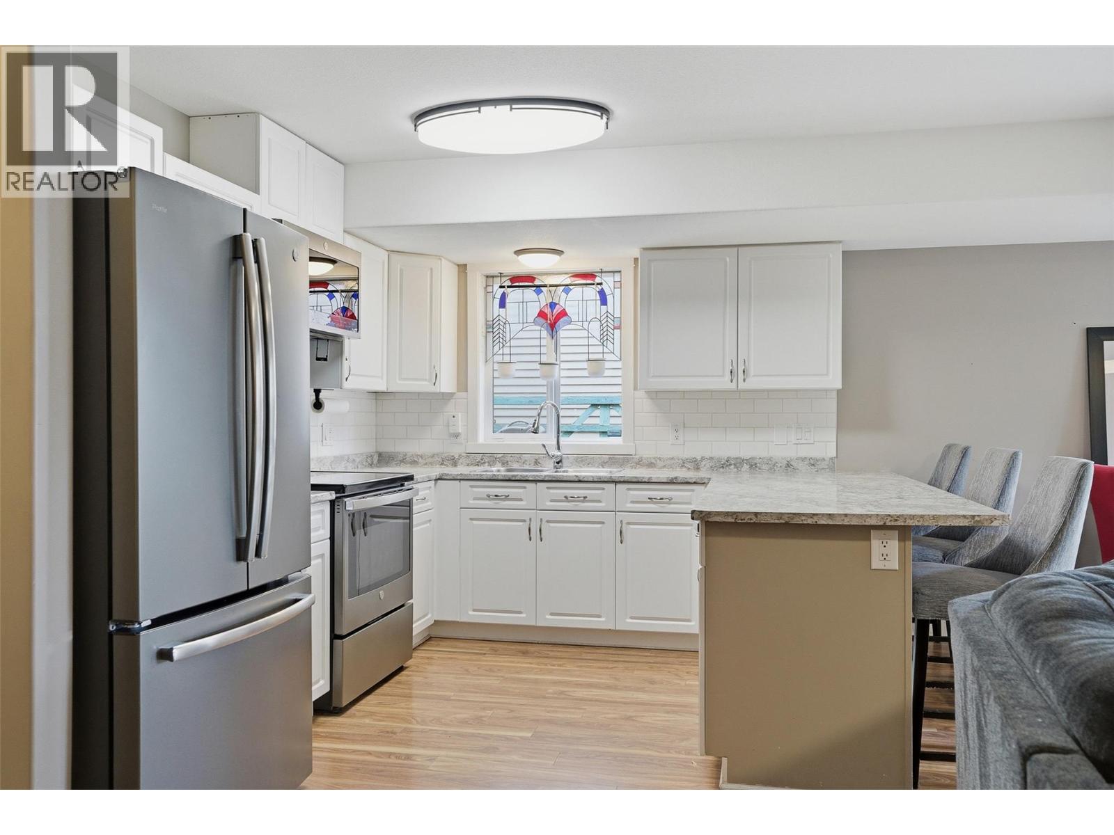 #43 1836 Greenfield Avenue - 11