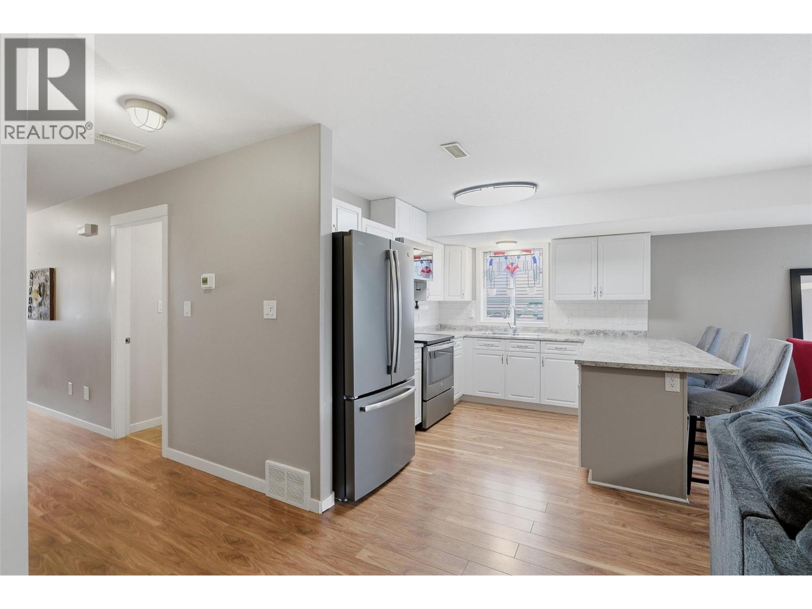 #43 1836 Greenfield Avenue - 10