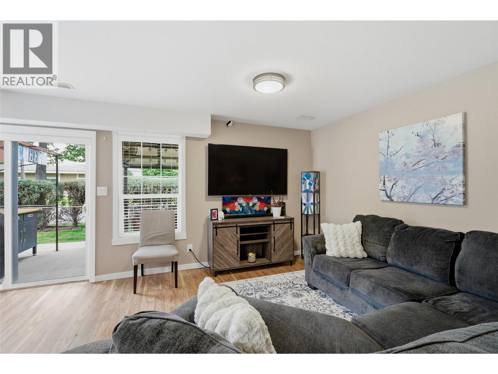 #43 1836 Greenfield Avenue - 17
