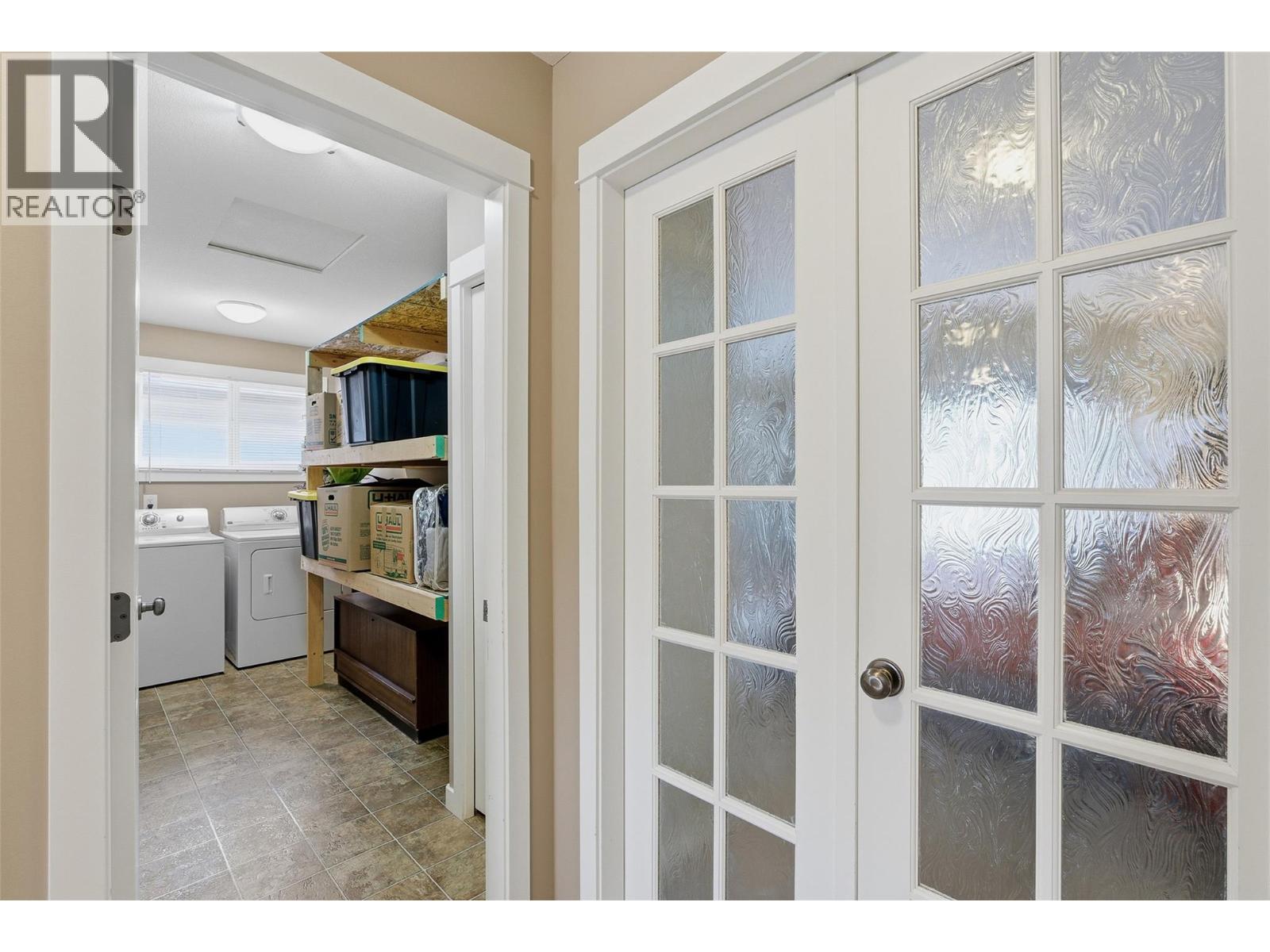 #43 1836 Greenfield Avenue - 30