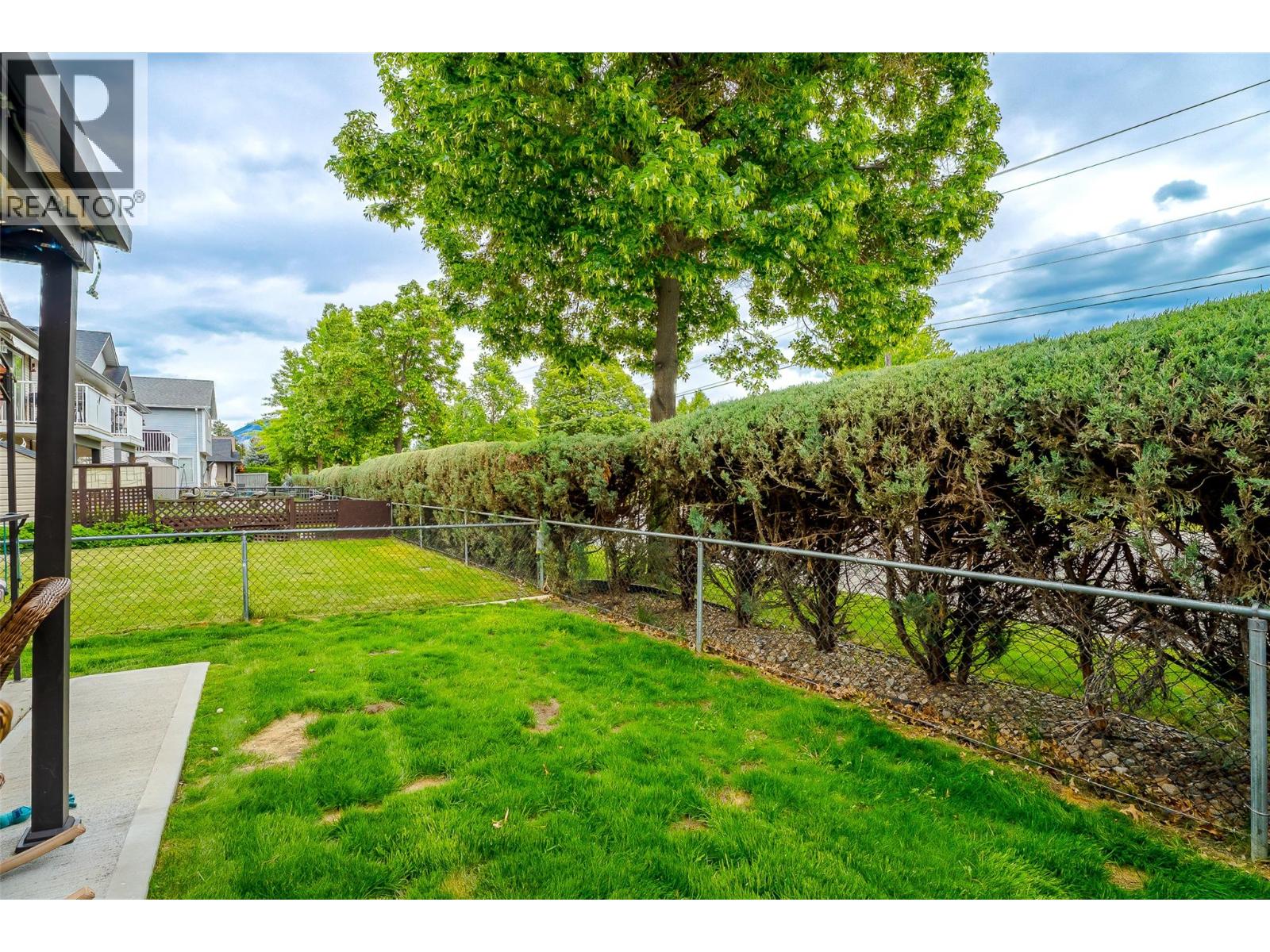 #43 1836 Greenfield Avenue - 37