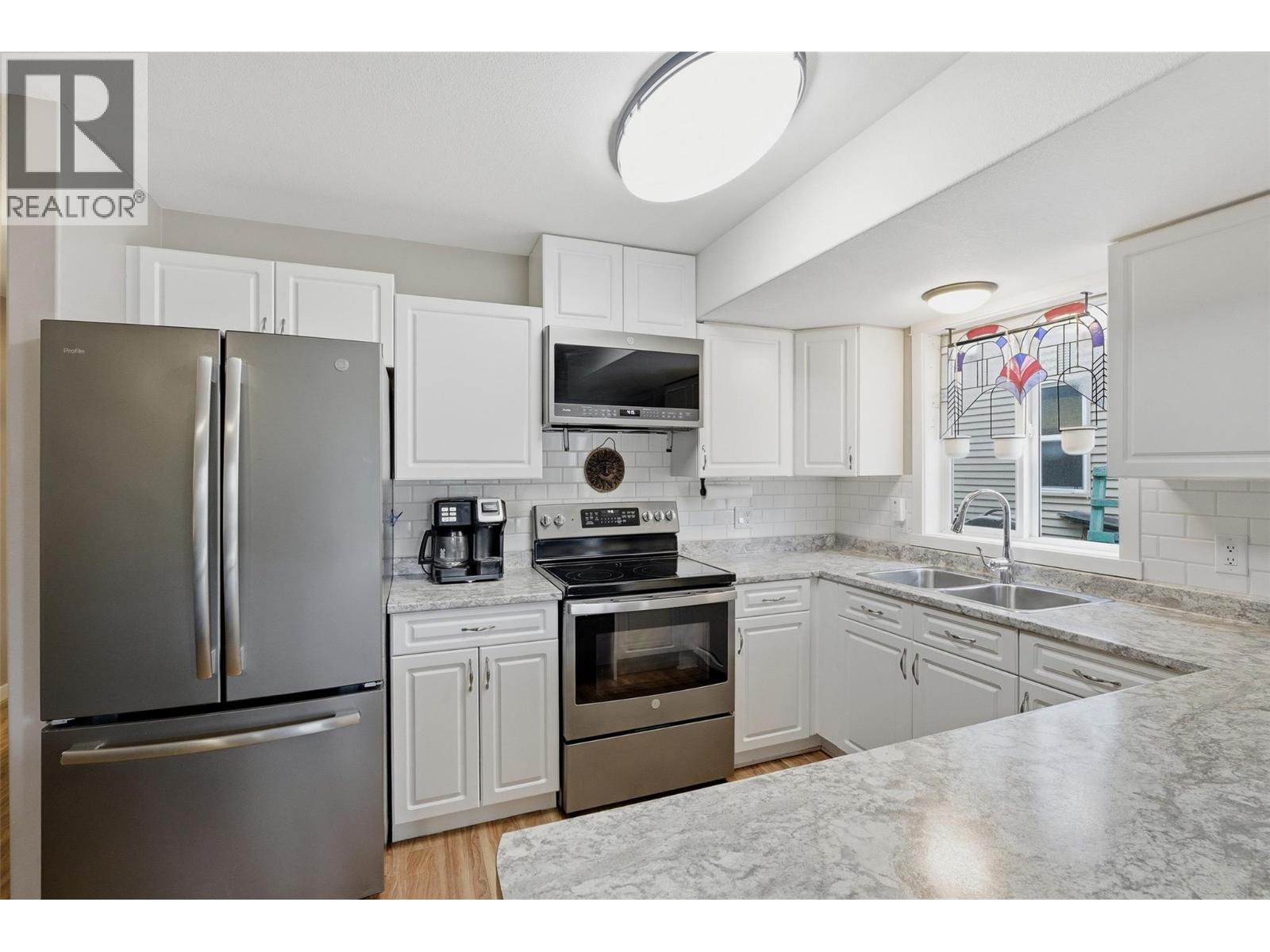#43 1836 Greenfield Avenue - 12