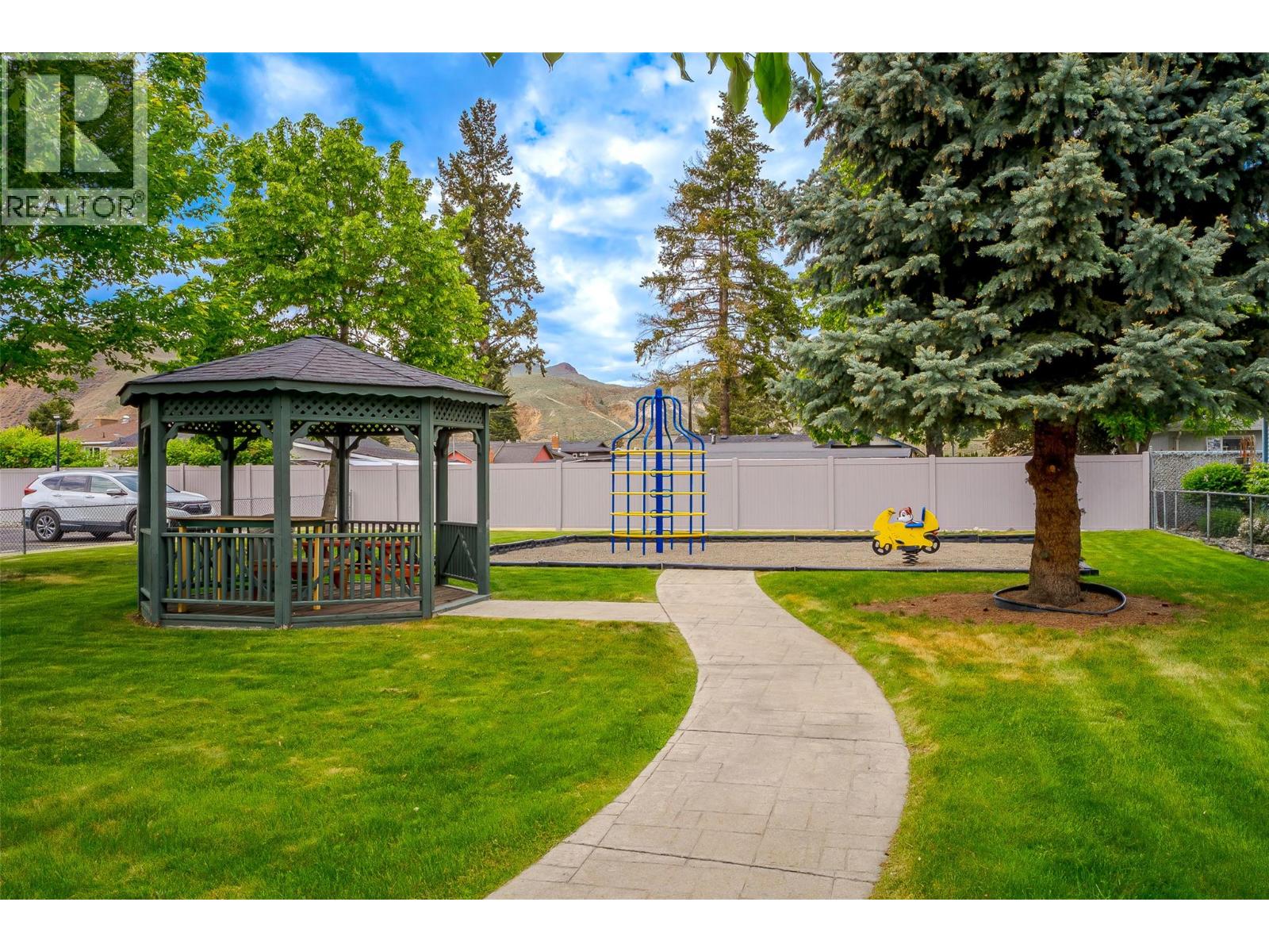 #43 1836 Greenfield Avenue - 41