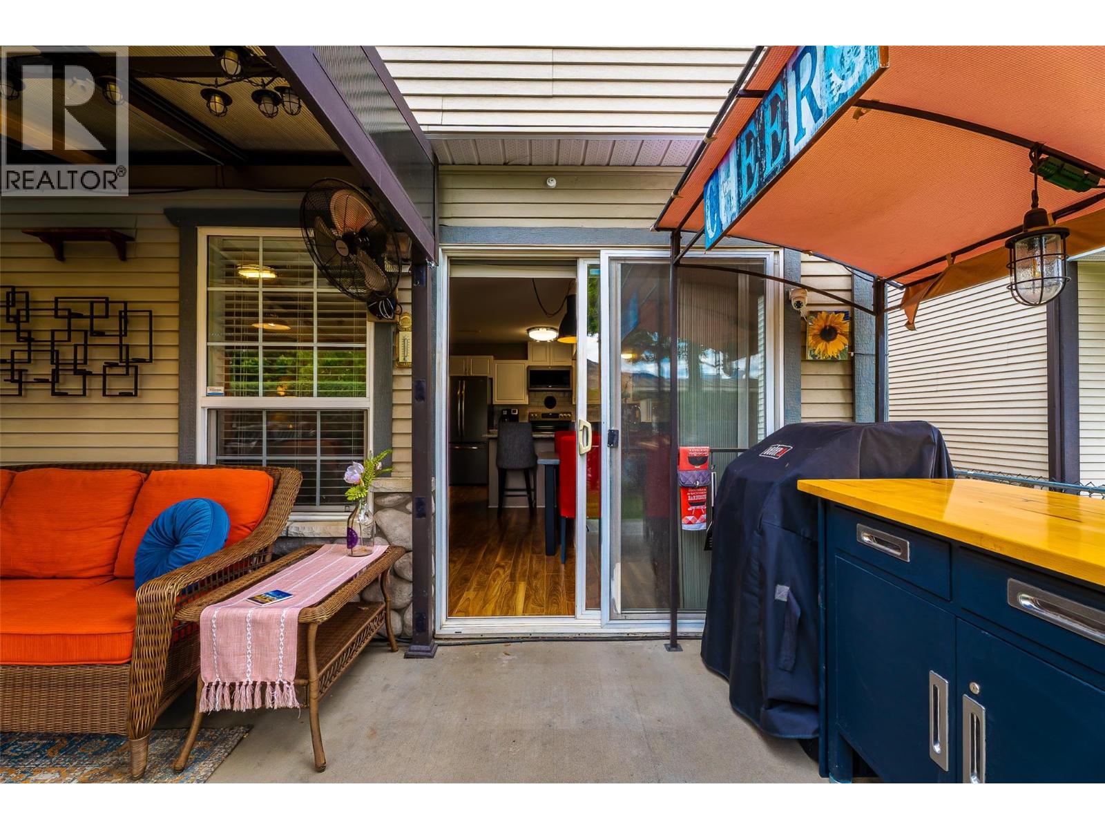 #43 1836 Greenfield Avenue - 36