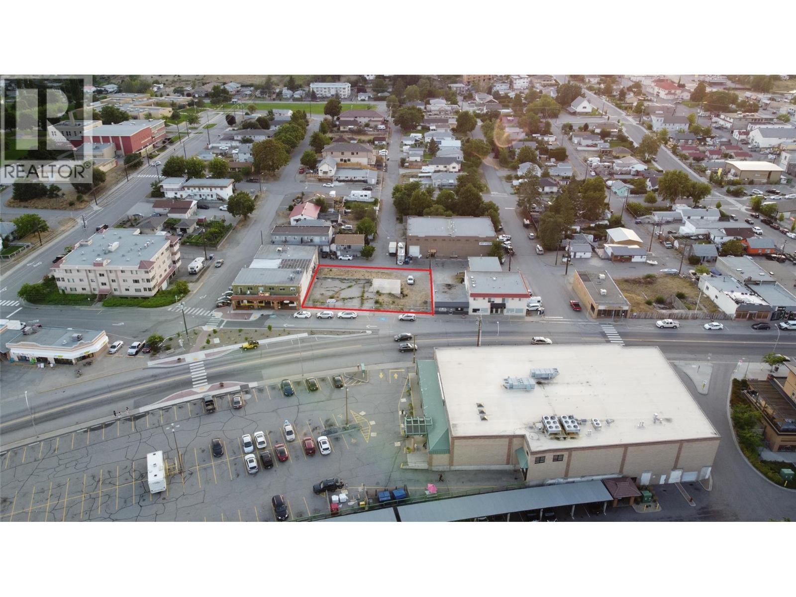 8121 MAIN Street, Osoyoos