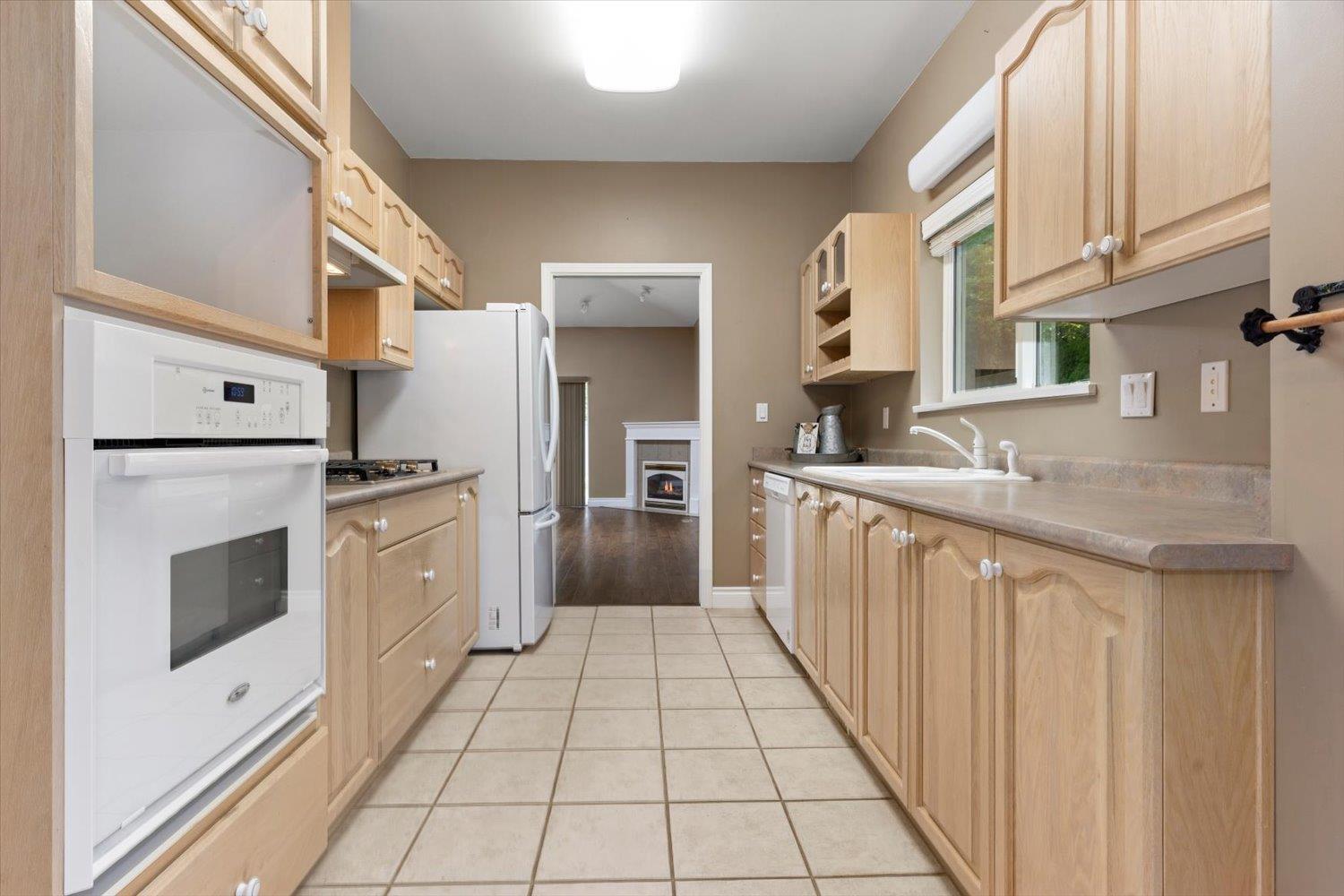 4 730 MCCOMBS DRIVE, Harrison Hot Springs, Harrison Hot Springs