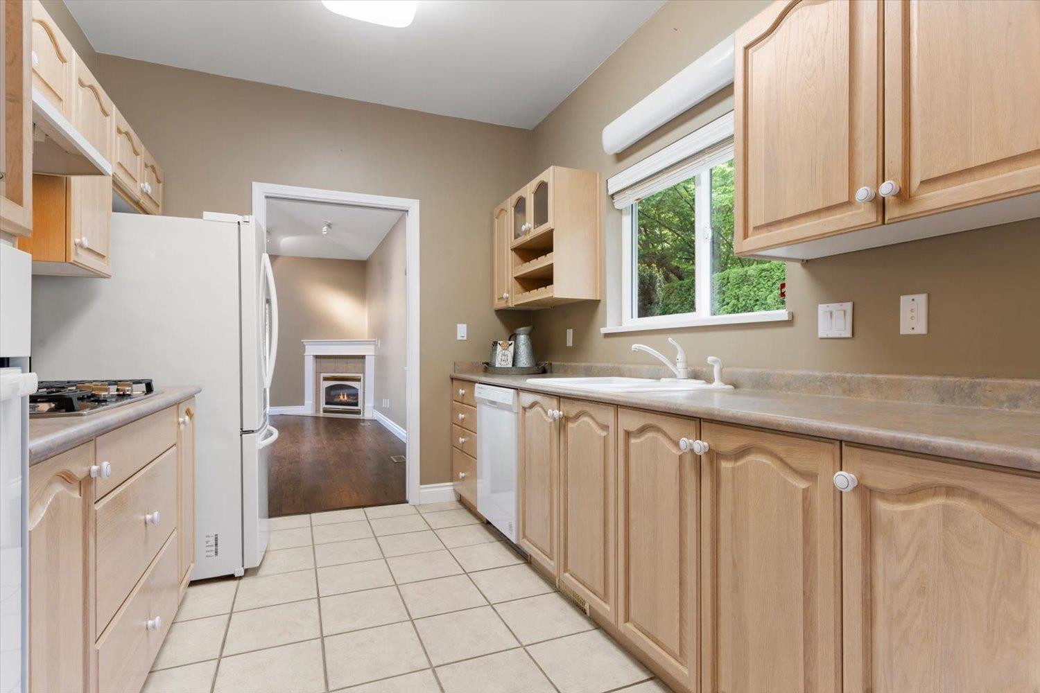 4 730 MCCOMBS DRIVE, Harrison Hot Springs, Harrison Hot Springs