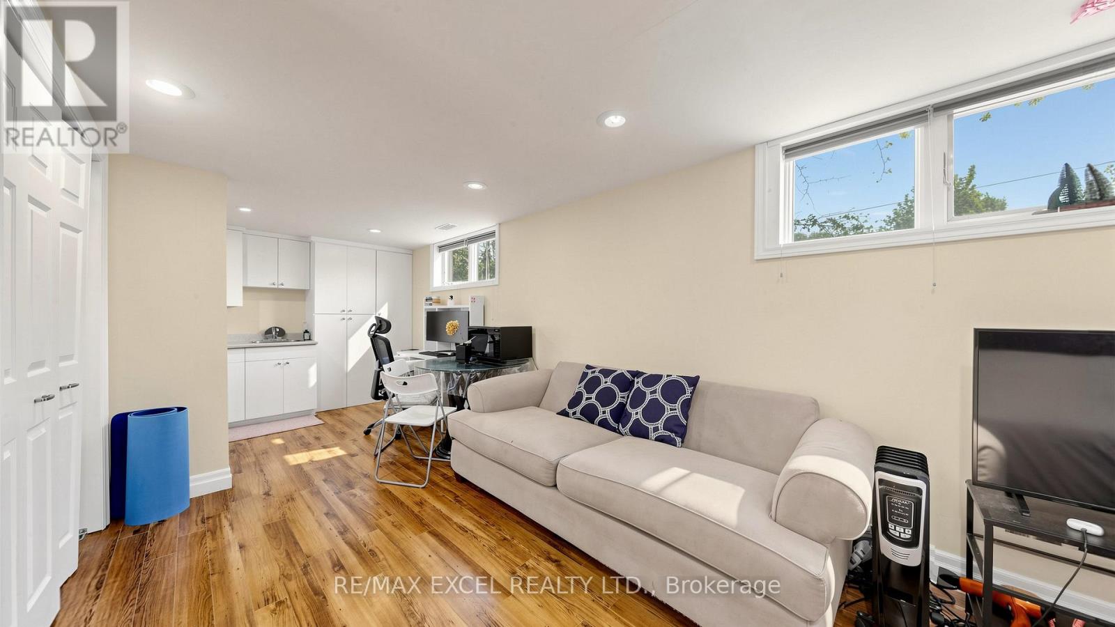 254 PATRICIA AVENUE - 27
