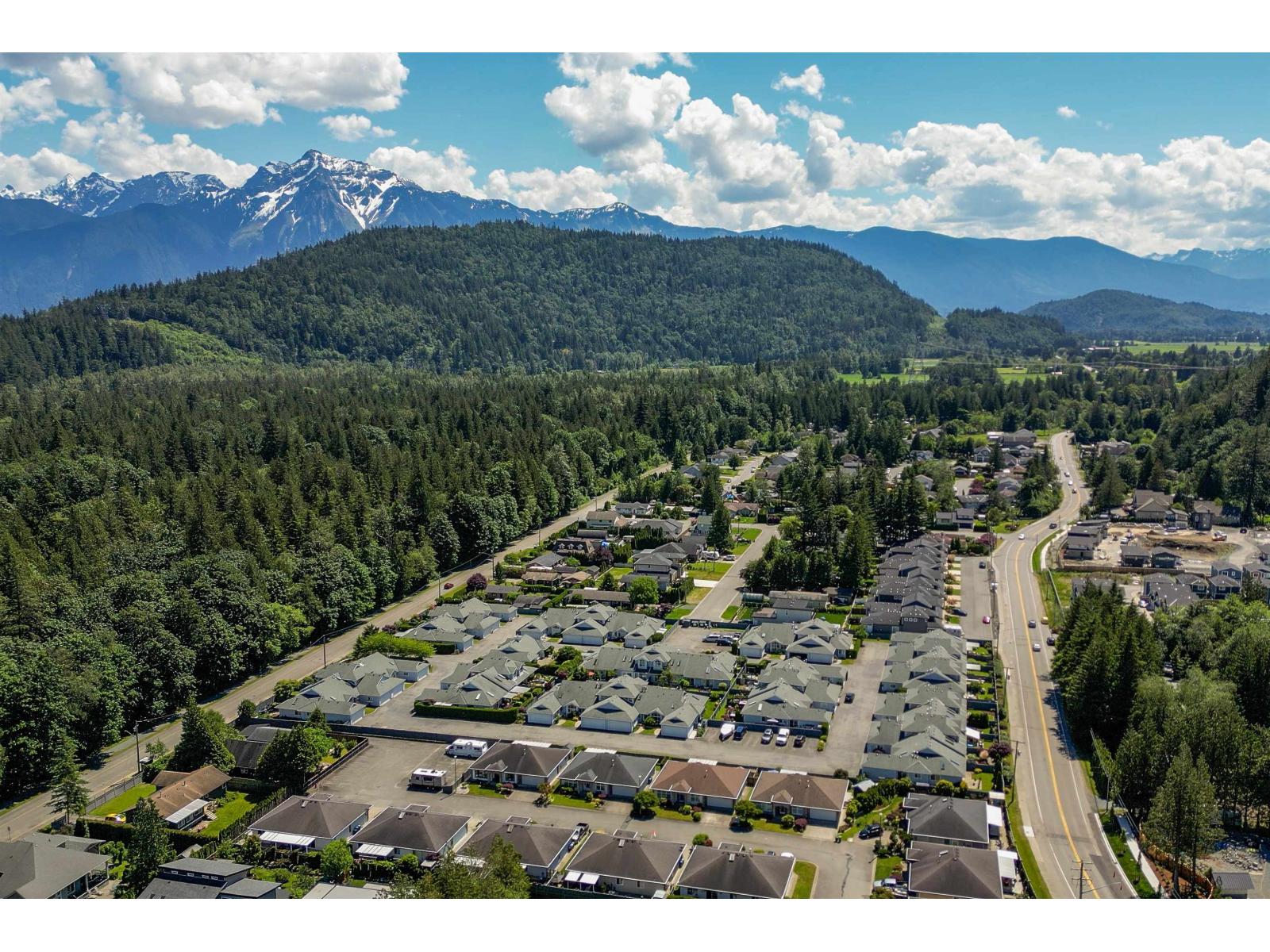 4 730 MCCOMBS DRIVE, Harrison Hot Springs, Harrison Hot Springs