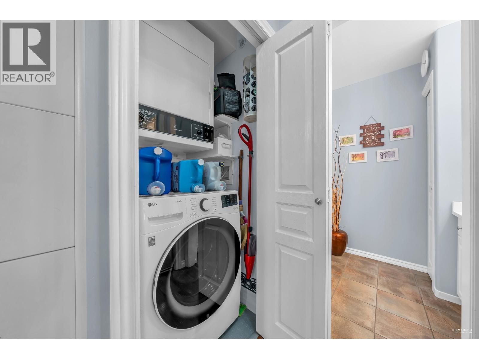 505 215 TWELFTH STREET, New Westminster