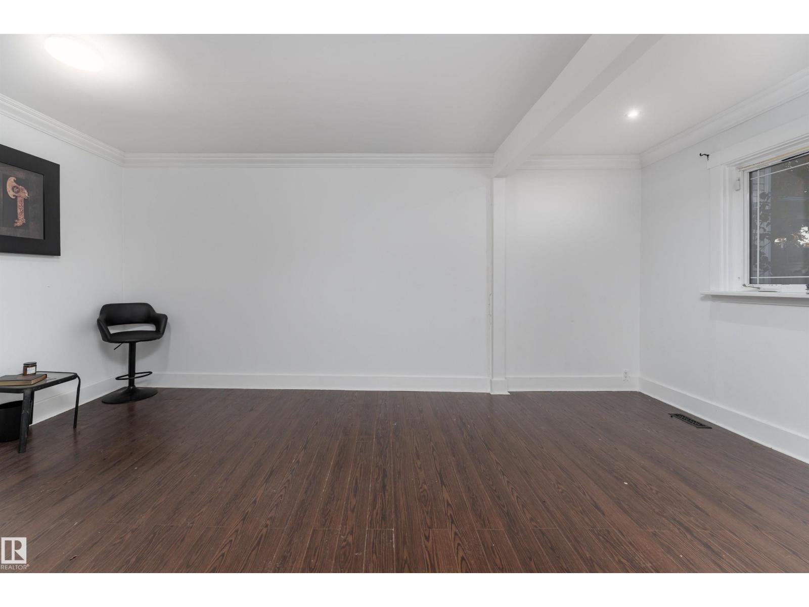 12018 95 ST NW - 8